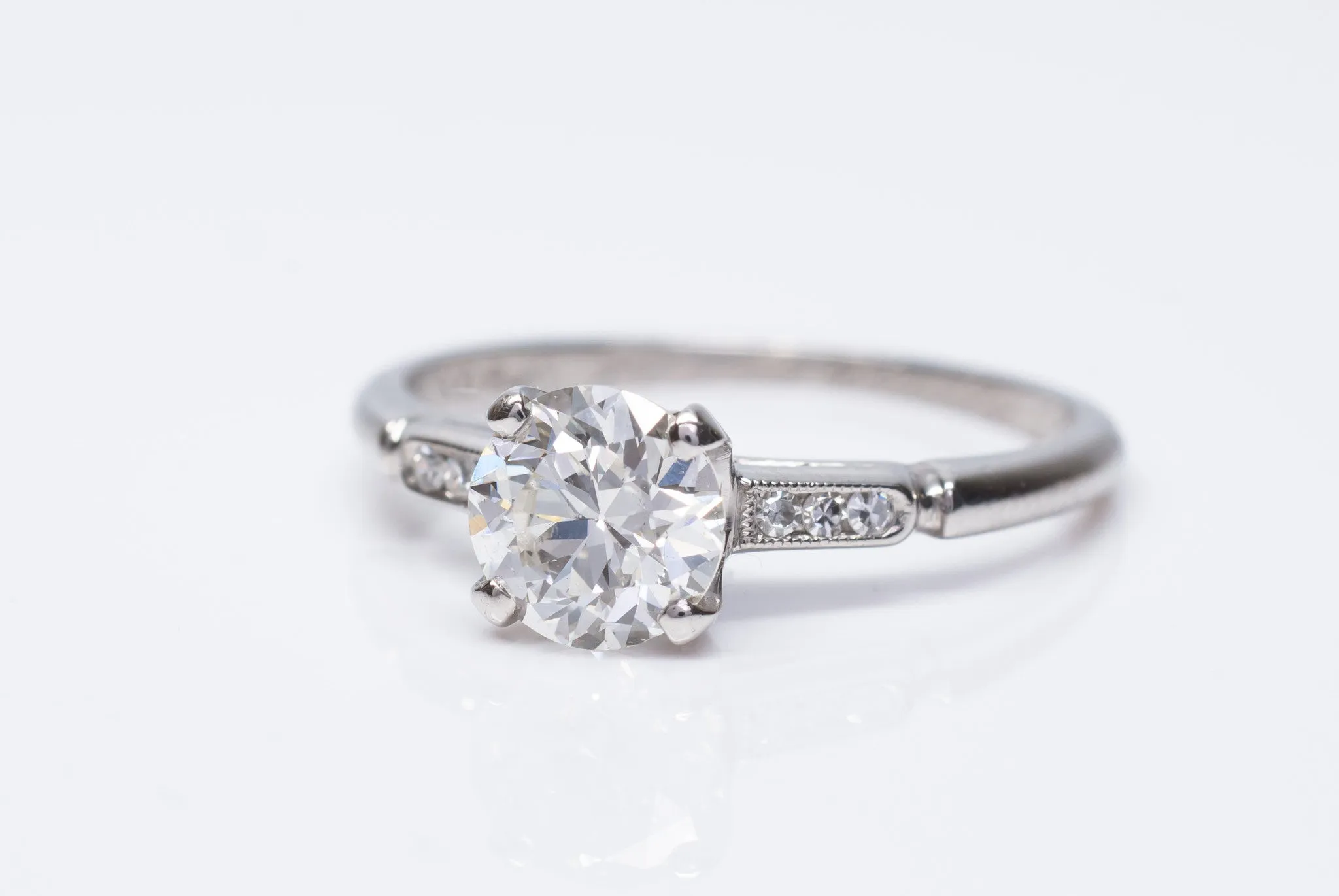 0.95CT ART DECO OLD EUROPEAN CUT DIAMOND SOLITAIRE WITH ACCENTS