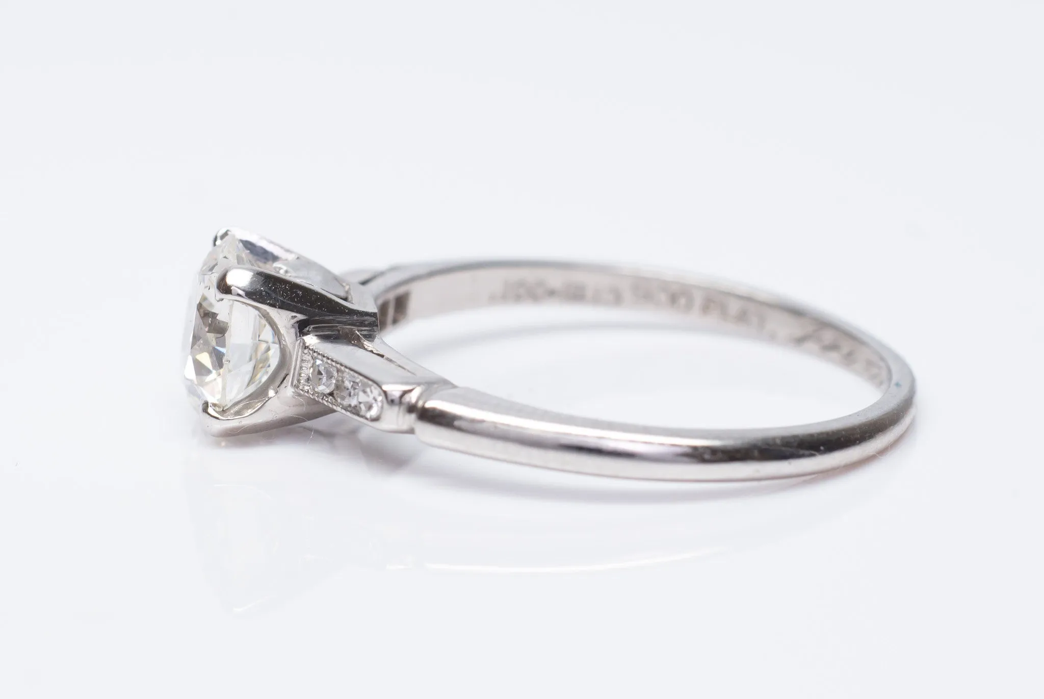 0.95CT ART DECO OLD EUROPEAN CUT DIAMOND SOLITAIRE WITH ACCENTS