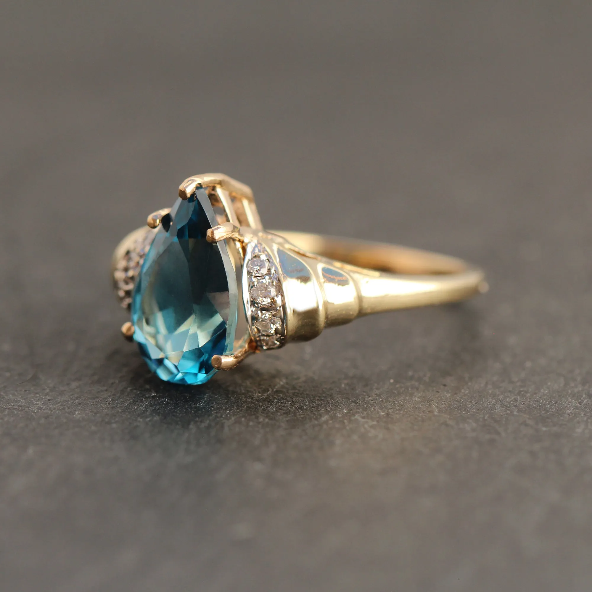 14k Gold Diamond   Topaz Cocktail Ring
