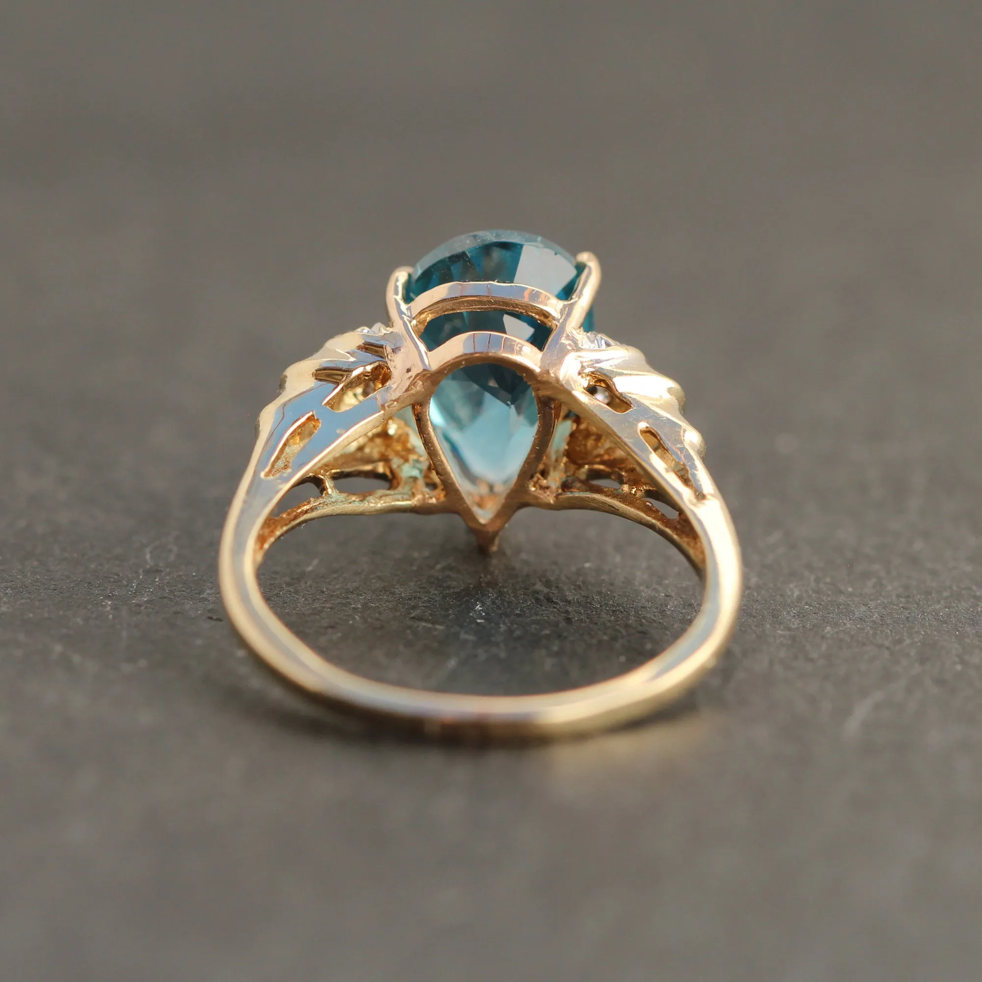 14k Gold Diamond   Topaz Cocktail Ring