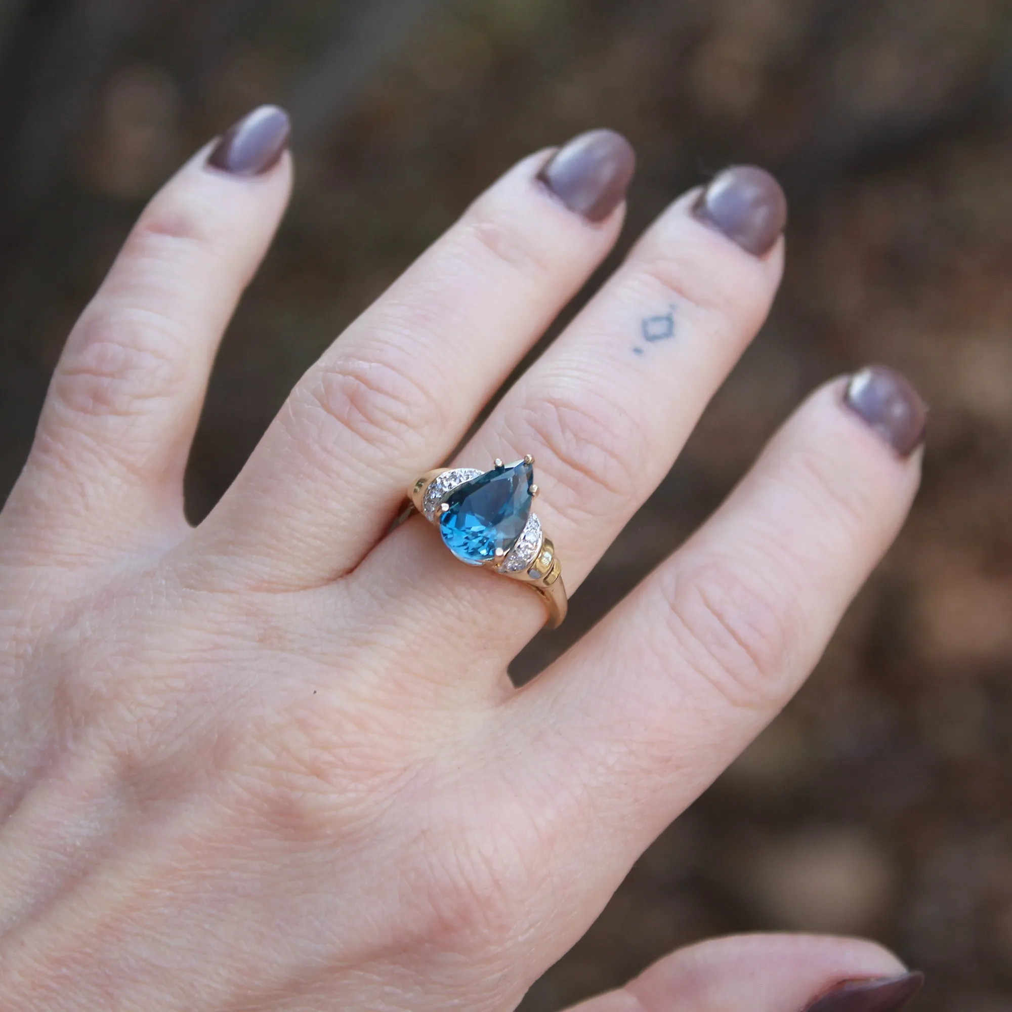 14k Gold Diamond   Topaz Cocktail Ring