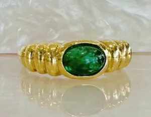 18k Cabochon Emerald Ring