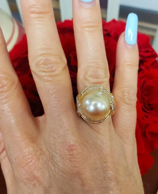18k Yellow Gold 13.5mm Golden Tahitian Pearl & Diamond Ring - High-End Quality