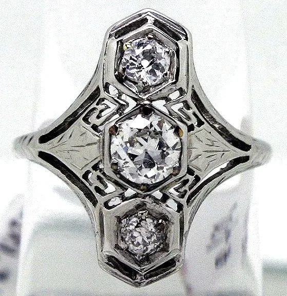 1930s Art Deco Filigree Diamond Ring