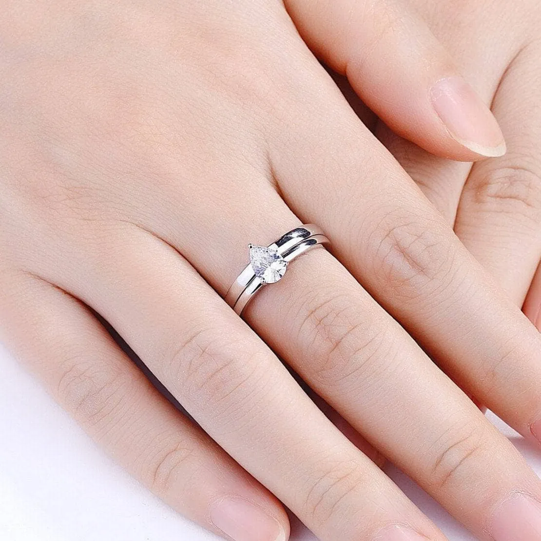 2Pcs Pear-Cut Diamond Engagement Ring