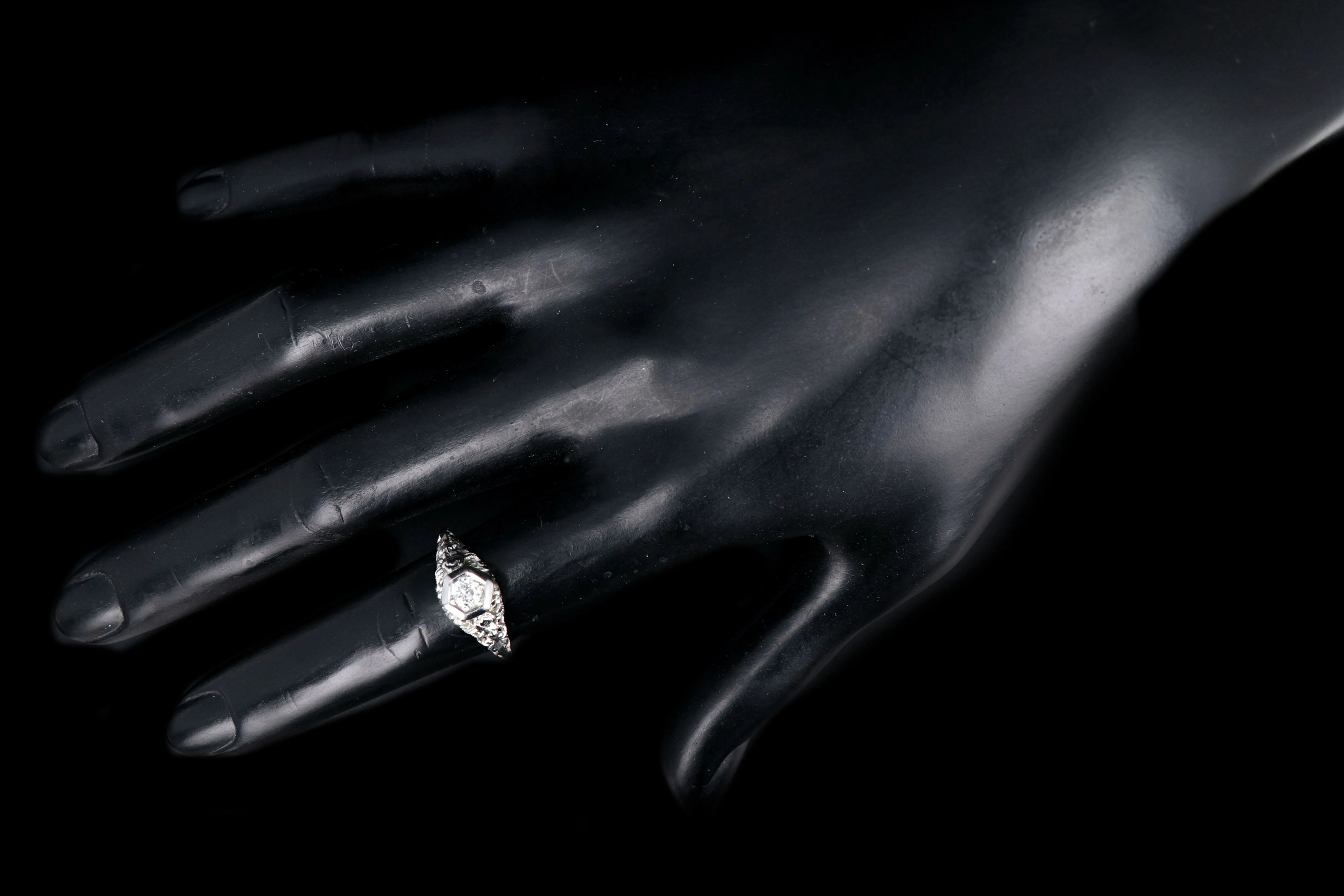 Art Deco 18K White Gold Diamond Filigree Ring