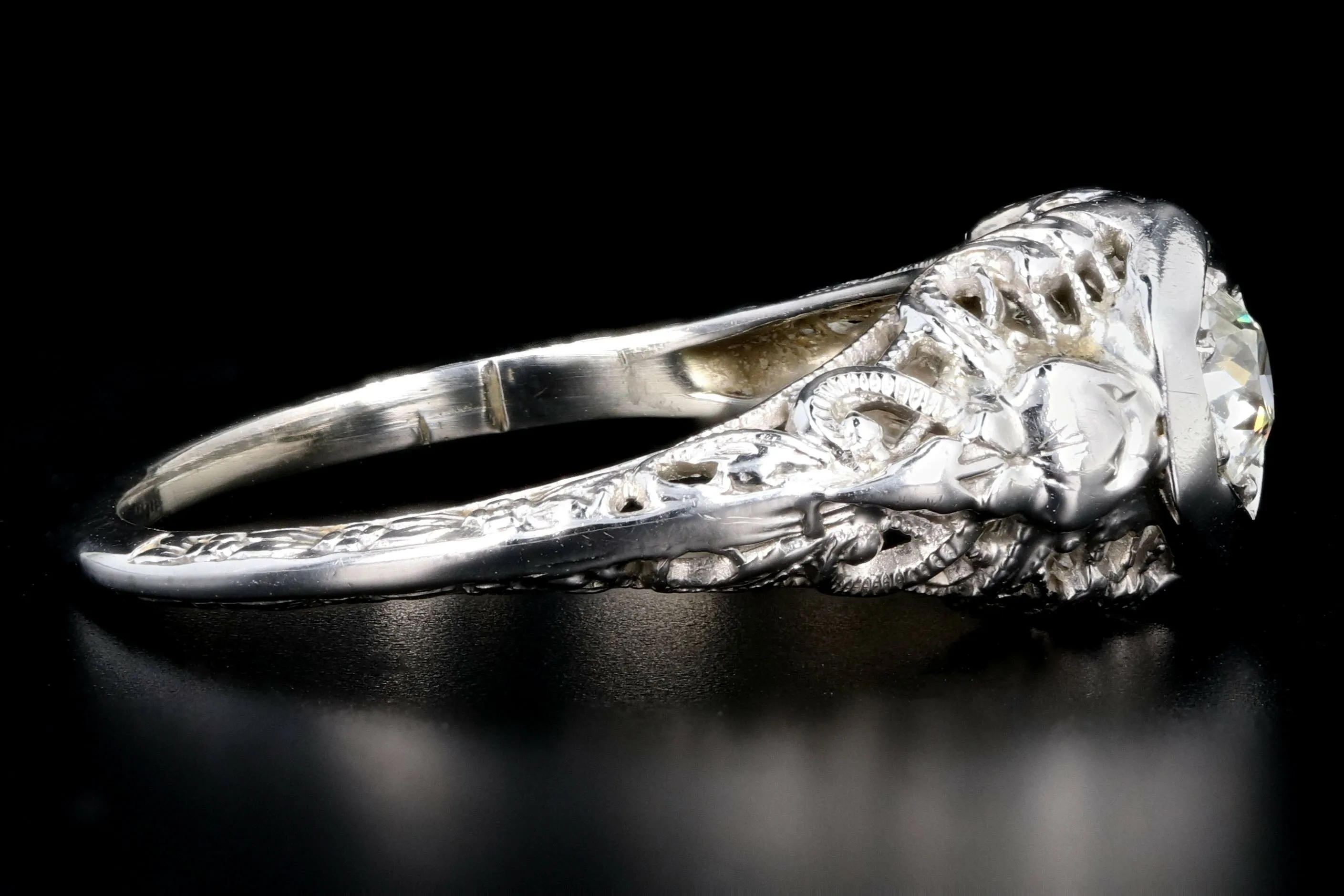 Art Deco 18K White Gold Diamond Filigree Ring
