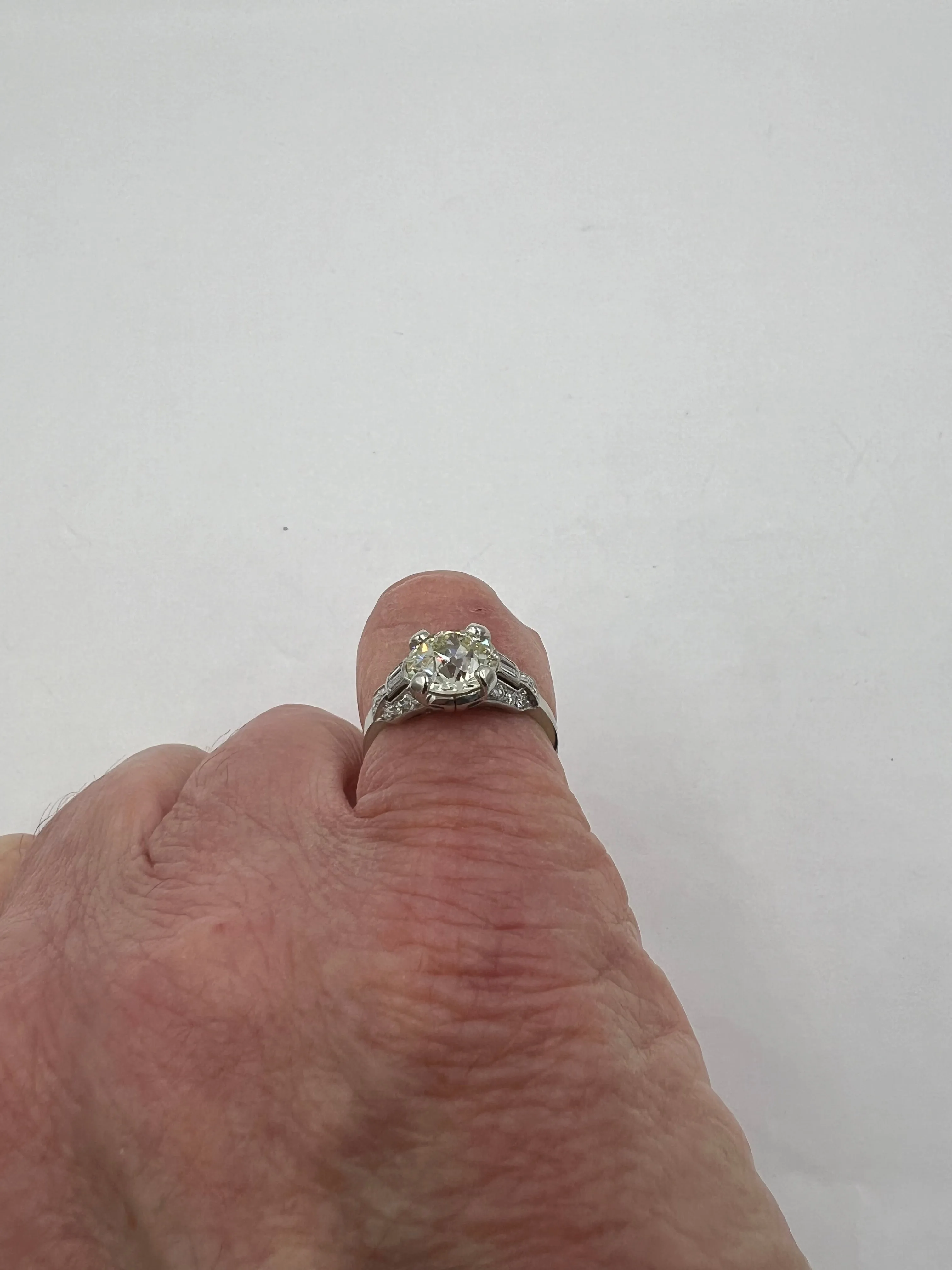 Art Deco 2.20 Carat Diamond Platinum Engagement Ring