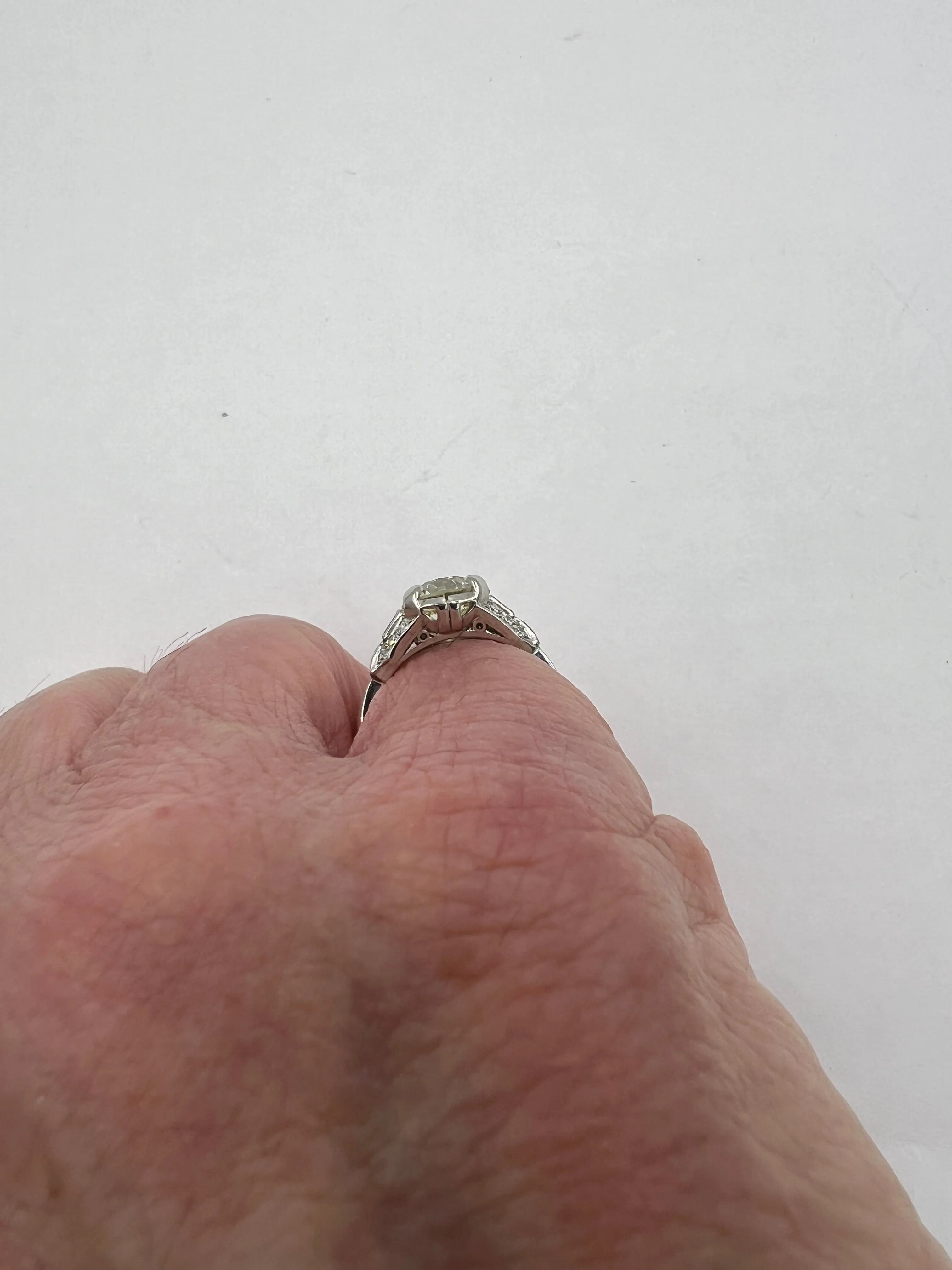 Art Deco 2.20 Carat Diamond Platinum Engagement Ring