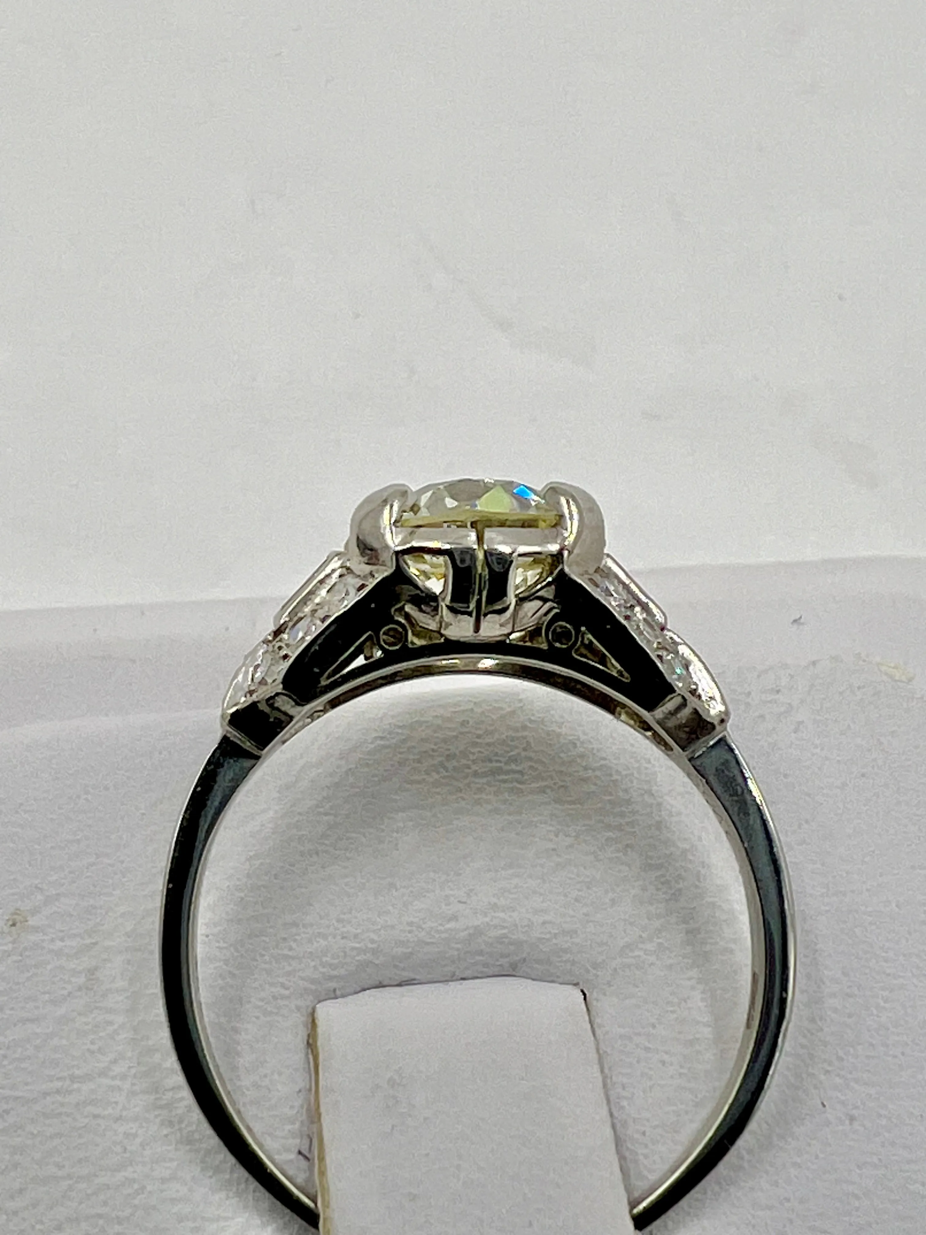 Art Deco 2.20 Carat Diamond Platinum Engagement Ring