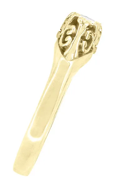 Art Deco Filigree "Three Stone" Diamond Ring in Yellow Gold - 14K or 18K