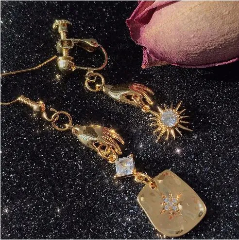 ASTRAL ASYMMETRICAL EARRINGS UB98218