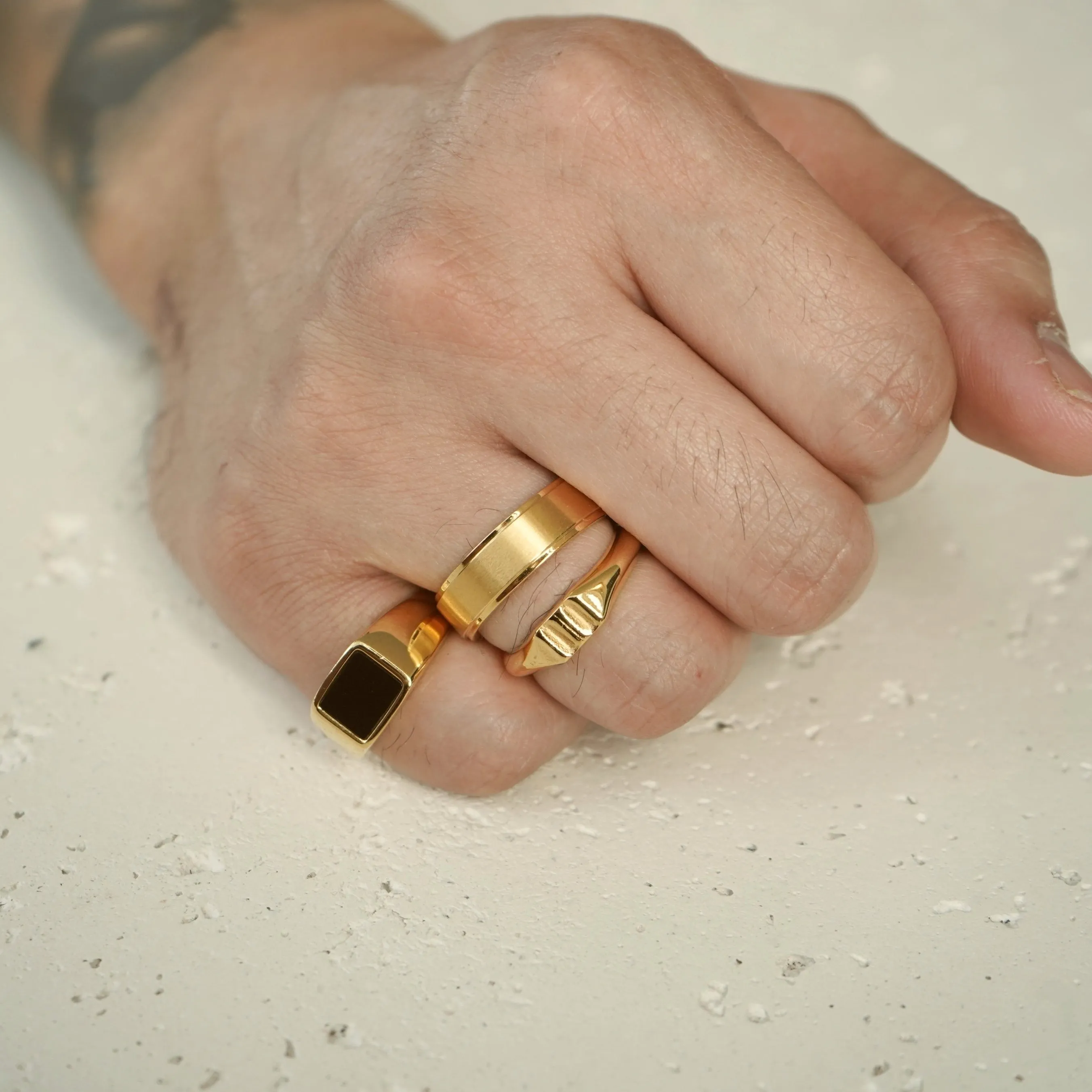 Black Onyx Ring (Gold)