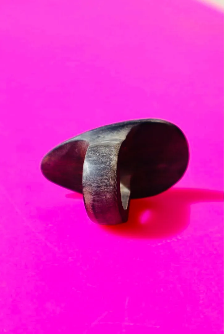 Bullhorn ring