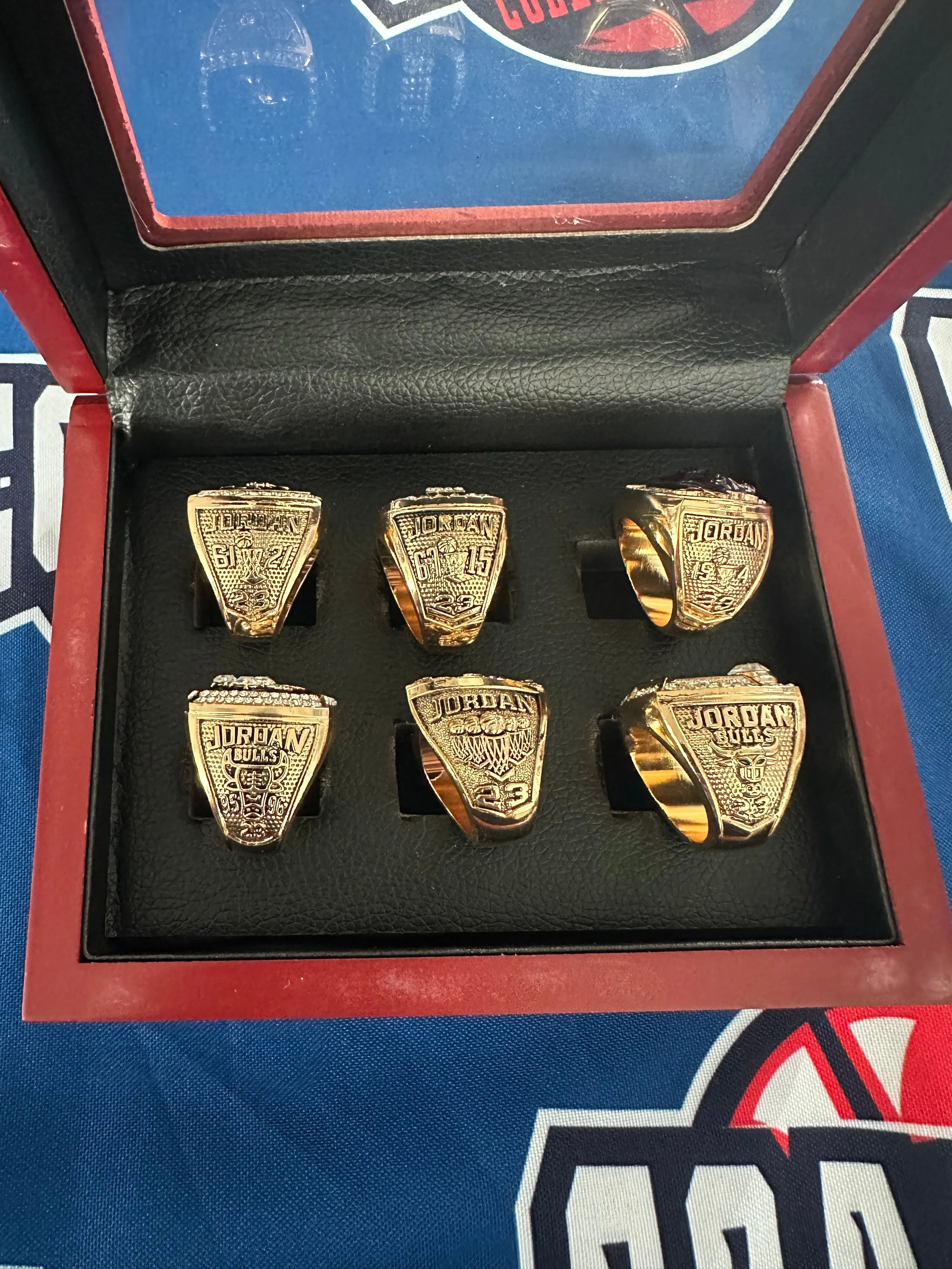 Chicago Bulls 6pc Replica NBA Championship Ring Set w/ Display Box