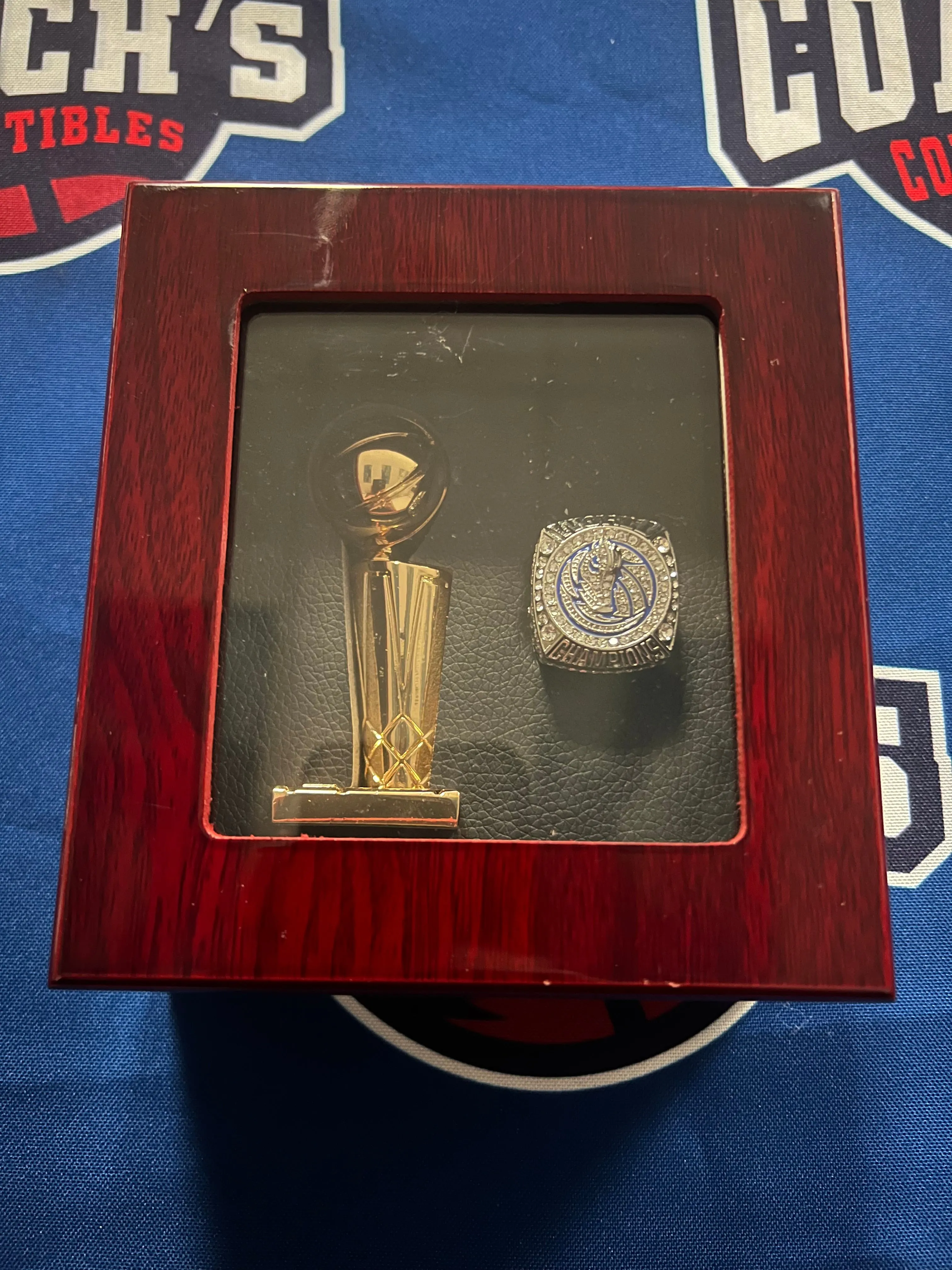 Dallas Mavericks 2pc Replica NBA Championship Ring & Trophy with Display Box