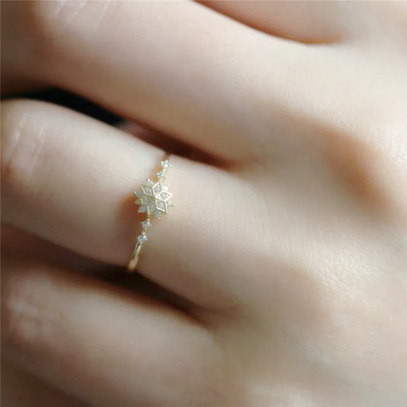 Delicate Snowflake Ring