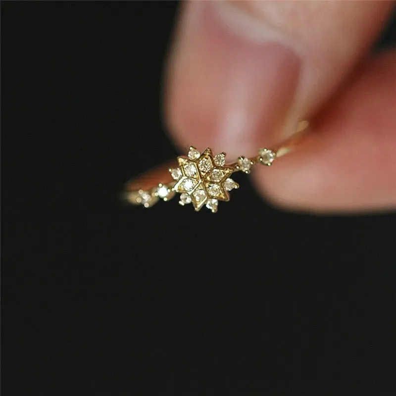 Delicate Snowflake Ring