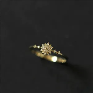 Delicate Snowflake Ring
