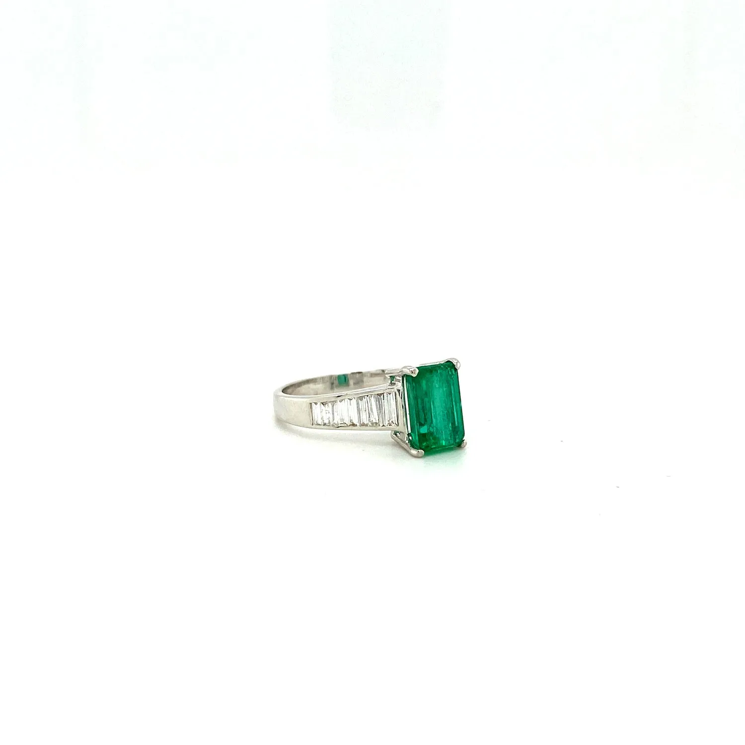 Emerald and Diamond Ring in 18K White Gold - KGR 16352