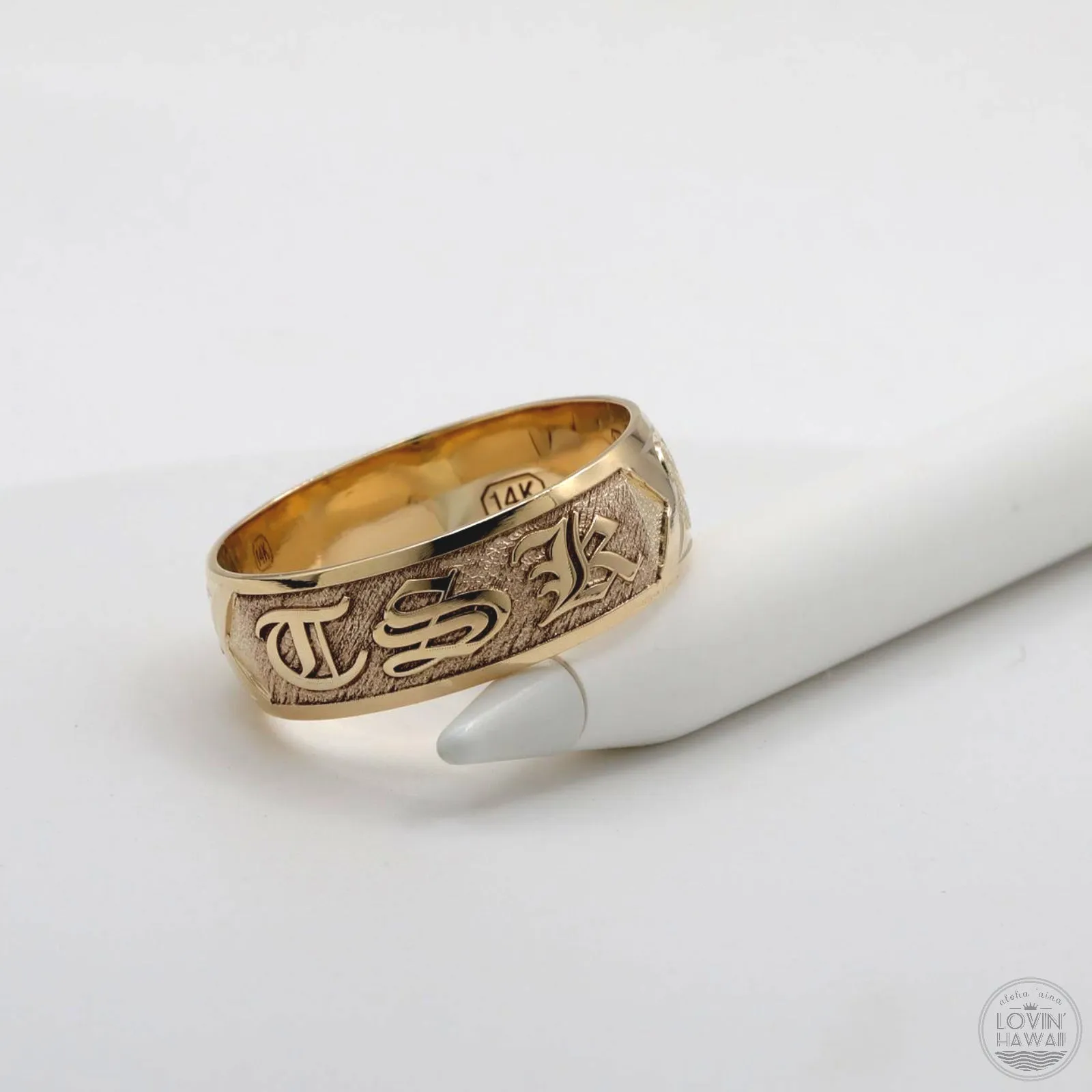 Hawaii Customizable Gold Ring With Name, Hand Engraved Design (8mm Width, Dome Style)