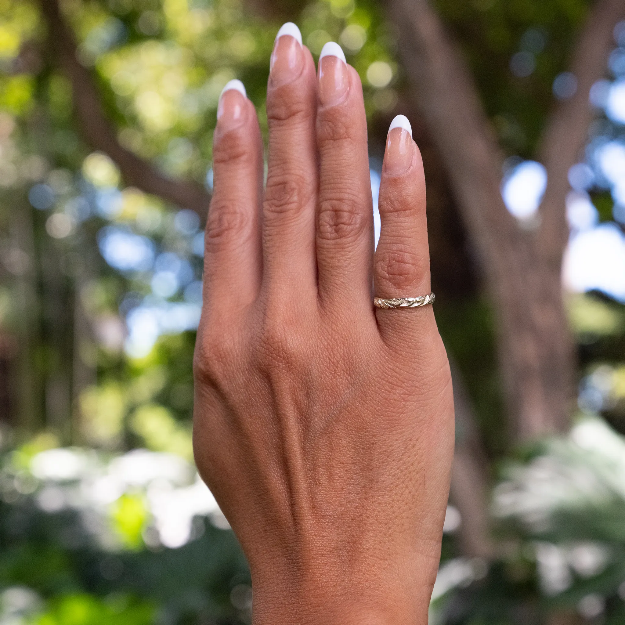 Hawaiian Heirloom Old English Scroll Ring in Gold - 3mm