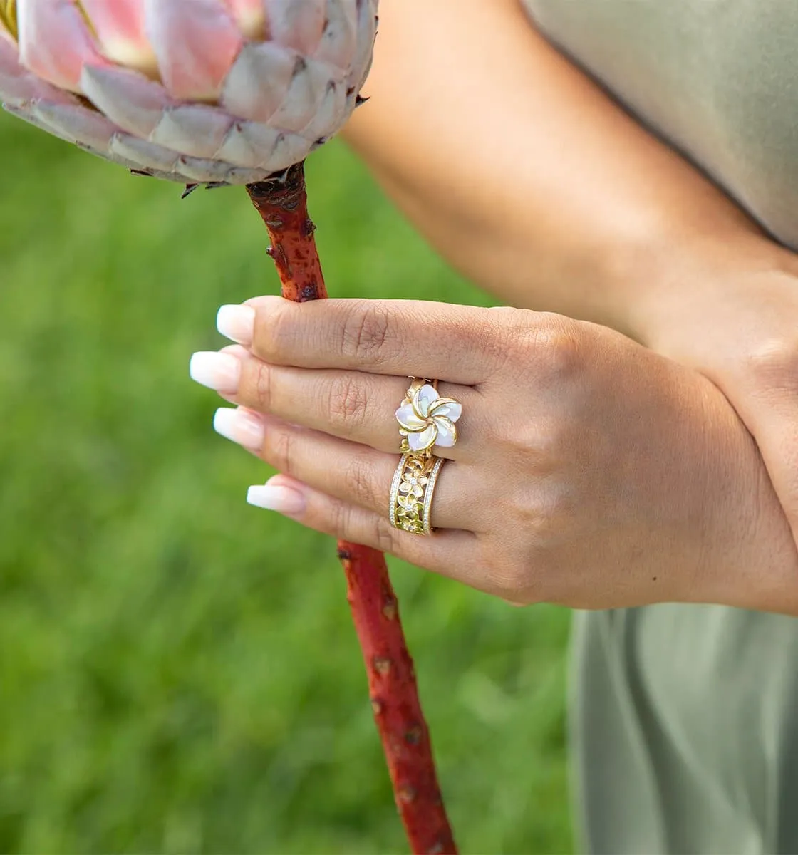 Hawaiian Heirloom Plumeria Ring in Gold with Diamonds - 10mm