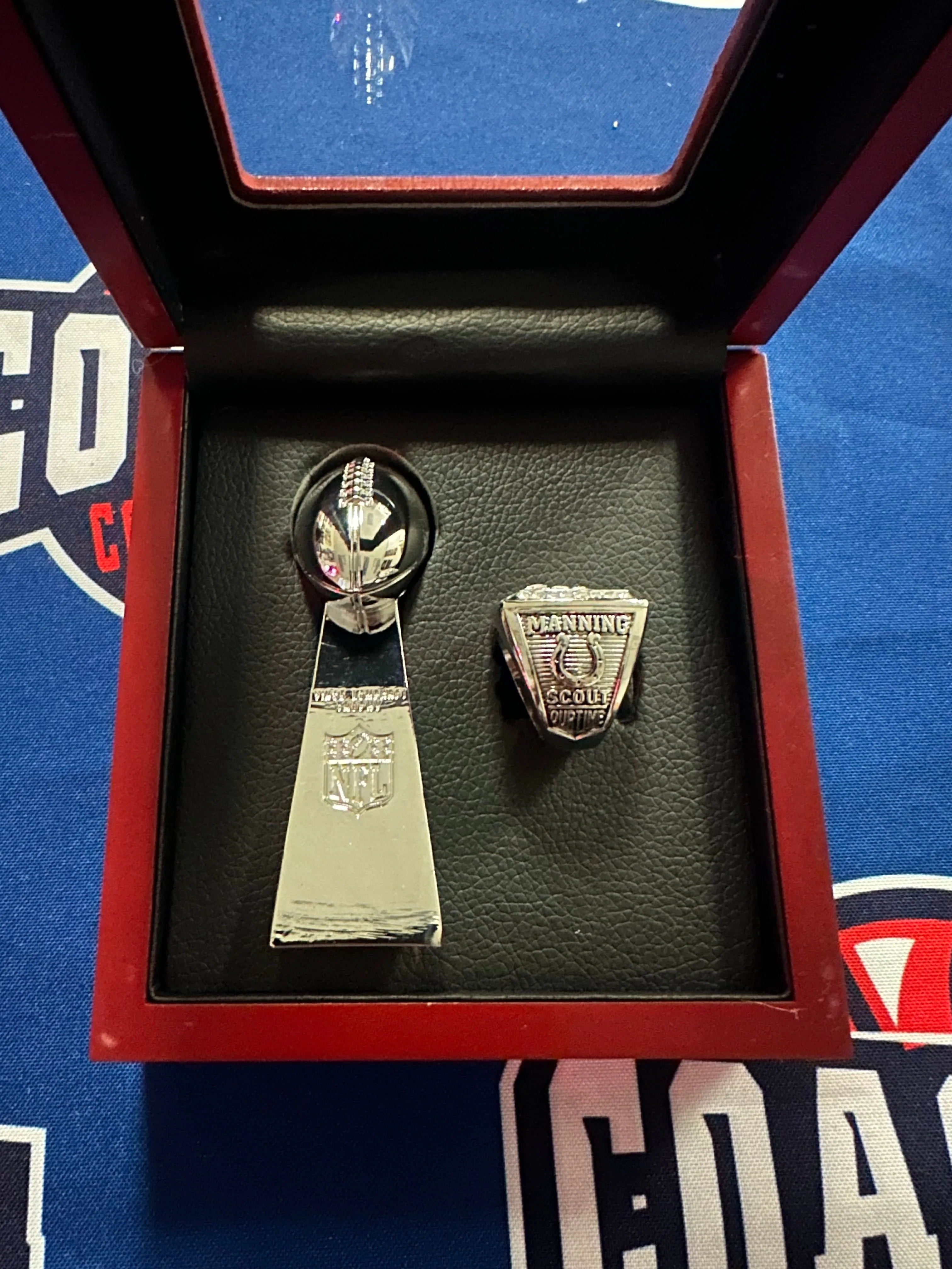 Indianapolis Colts 2pc Replica Super Bowl Ring & Trophy with Display Box
