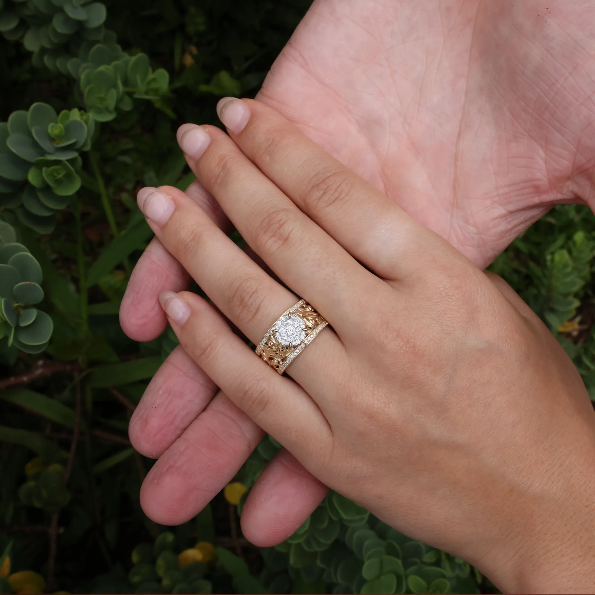 Living Heirloom Engagement Ring in Gold with Diamonds - 10mm