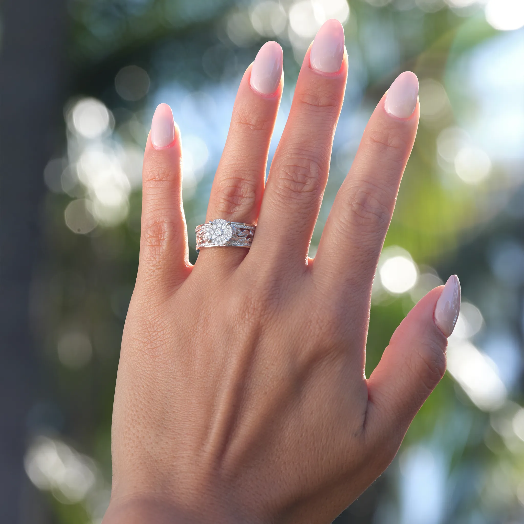 Living Heirloom Engagement Ring in White Gold with Diamonds - 7mm