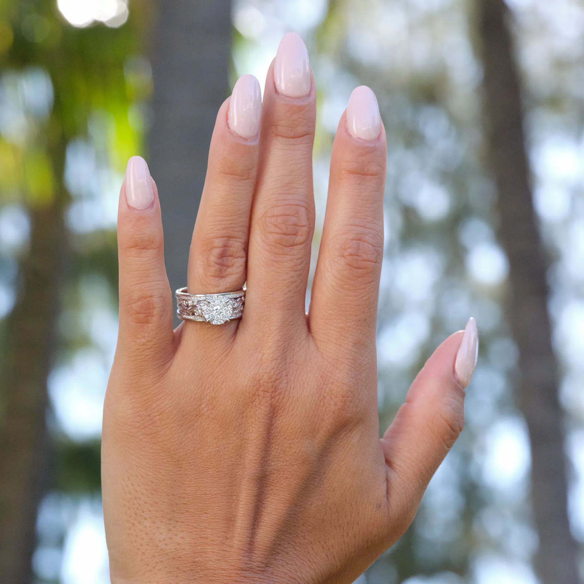 Living Heirloom Engagement Ring in White Gold with Diamonds - 7mm