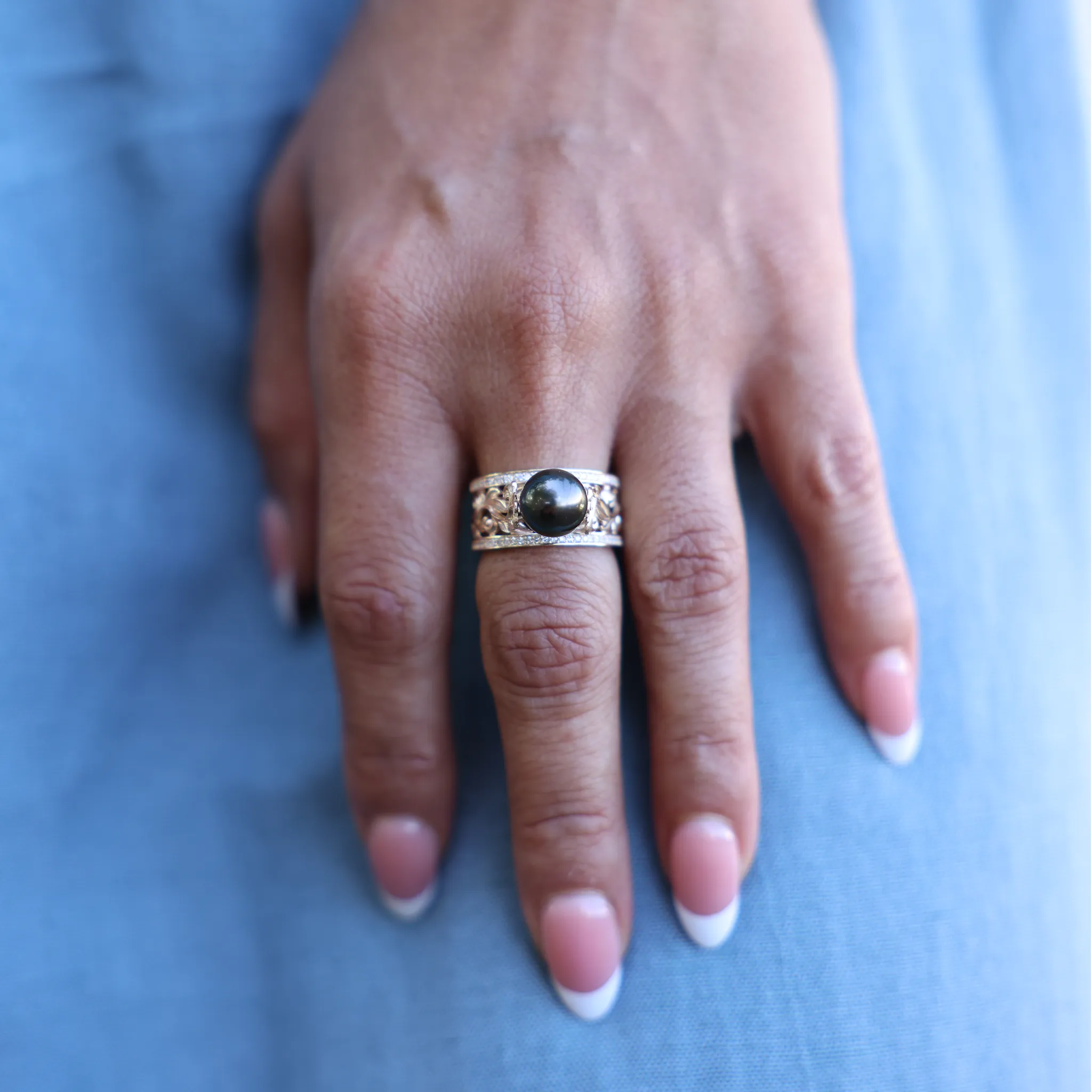 Living Heirloom Tahitian Black Pearl Ring in Gold with Diamonds - 10mm