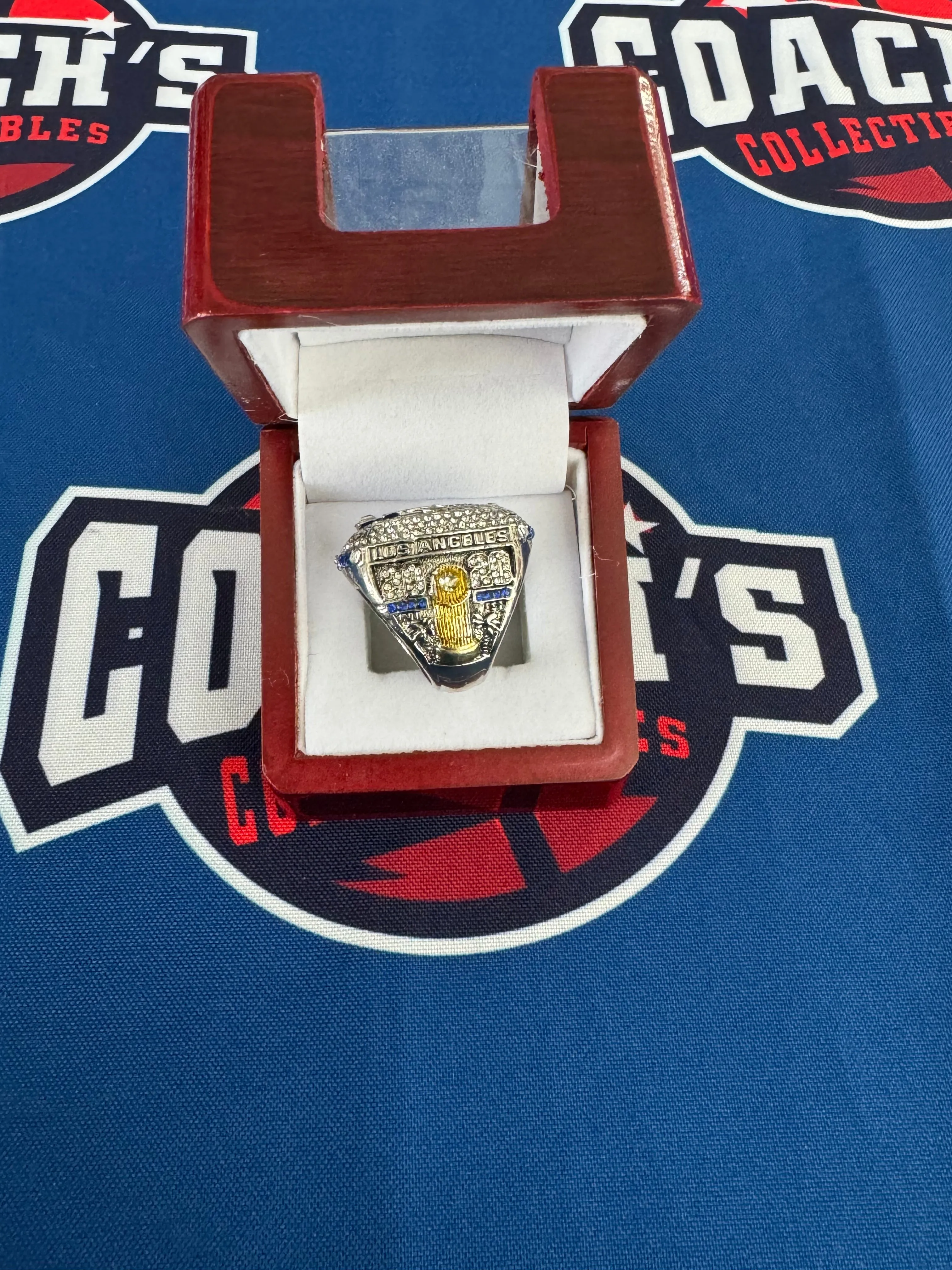 Los Angeles Dodgers Replica 2020 World Series Ring with Display Box