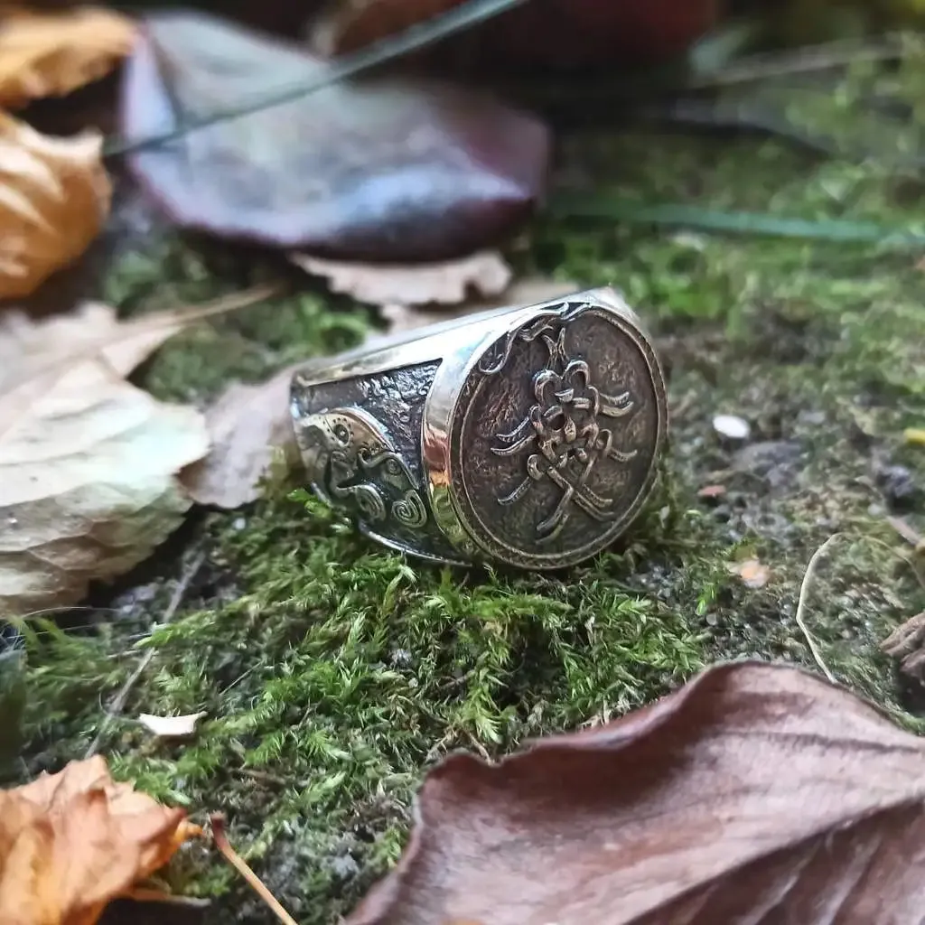 Mask of Odin signet silver ring