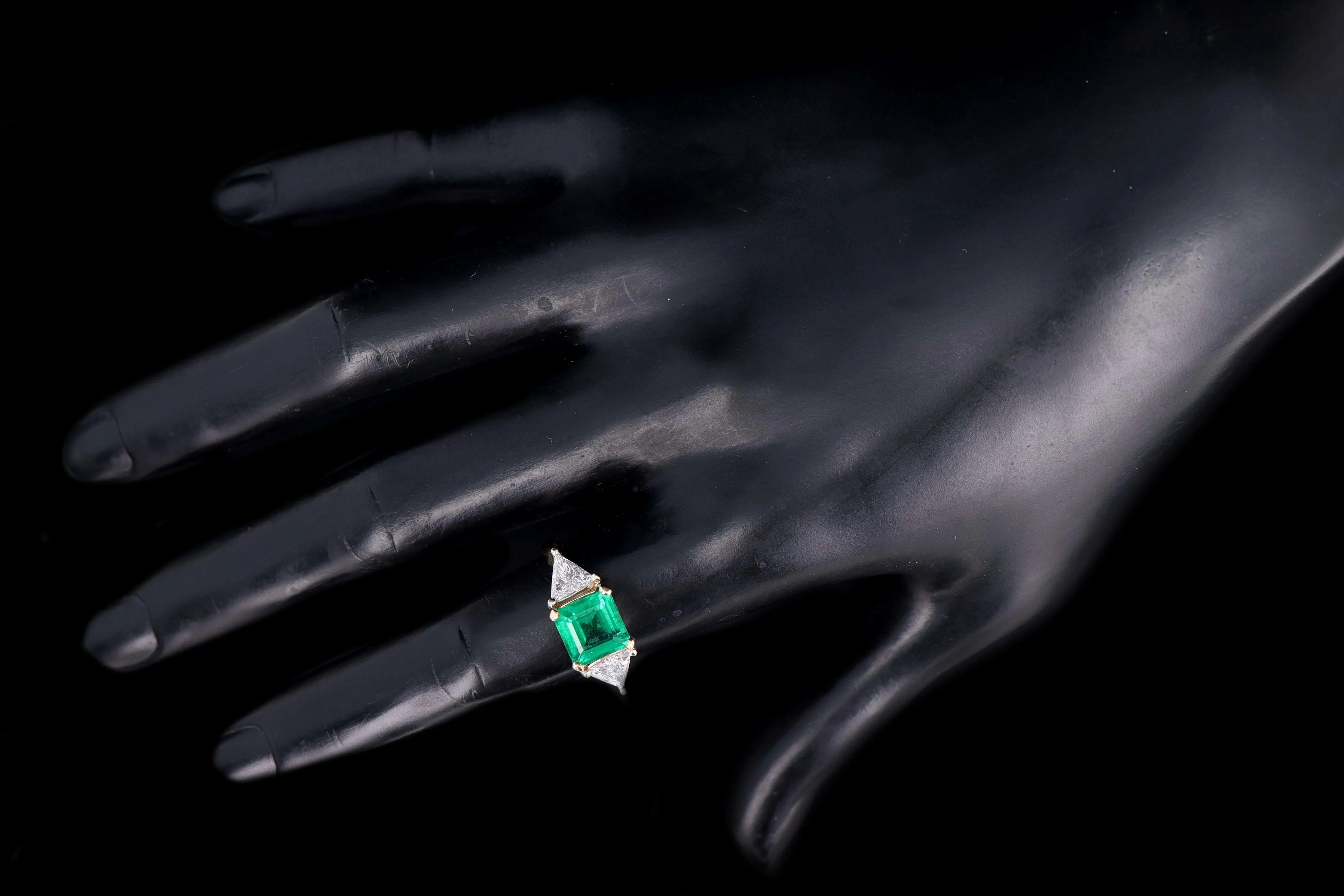 Modern 18K Yellow Gold 2.65 Carat Natural No Oil Zambian Emerald & Trillion Cut Diamond Ring