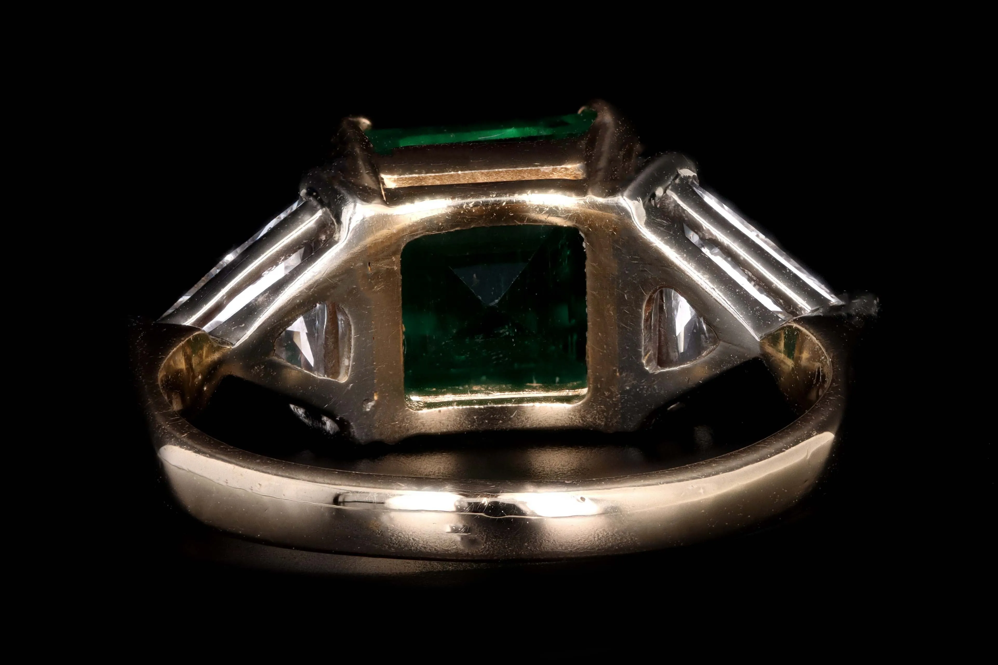 Modern 18K Yellow Gold 2.65 Carat Natural No Oil Zambian Emerald & Trillion Cut Diamond Ring