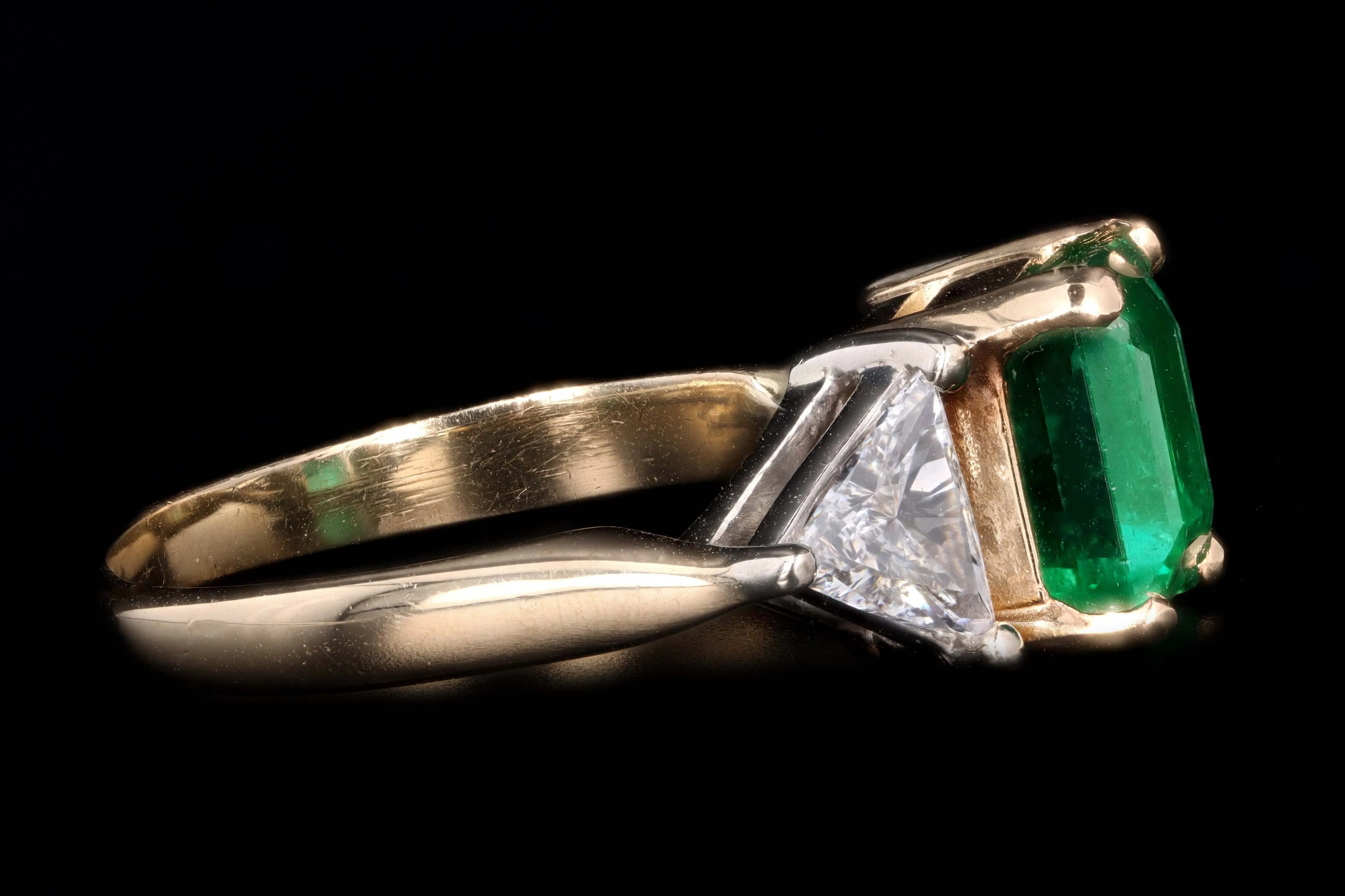 Modern 18K Yellow Gold 2.65 Carat Natural No Oil Zambian Emerald & Trillion Cut Diamond Ring