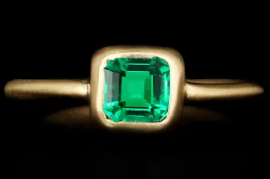 New Handmade 18K Yellow Gold .52 Carat Emerald Ring