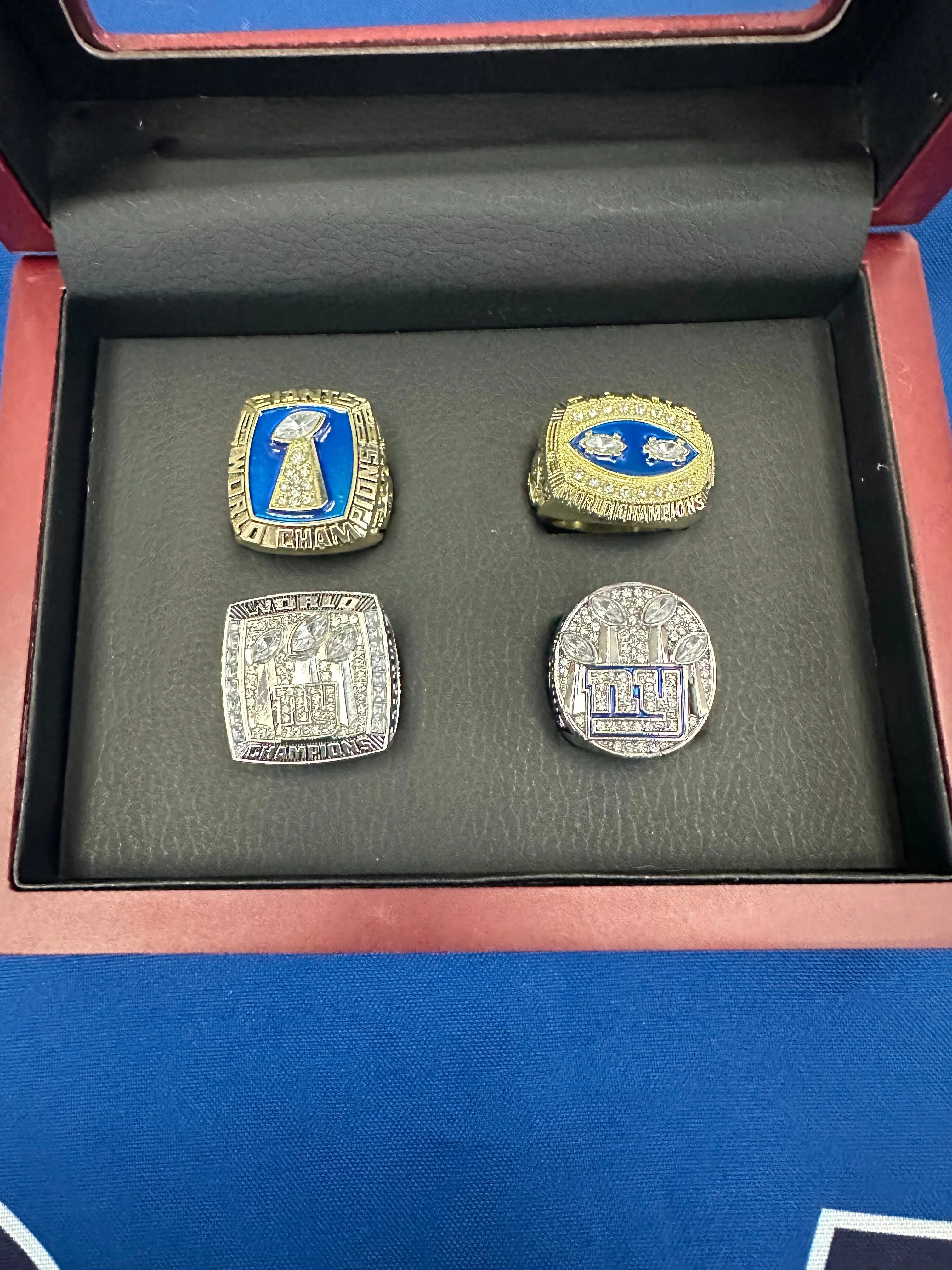 New York Giants 4pc Replica Super Bowl Ring Set w/ Display Box