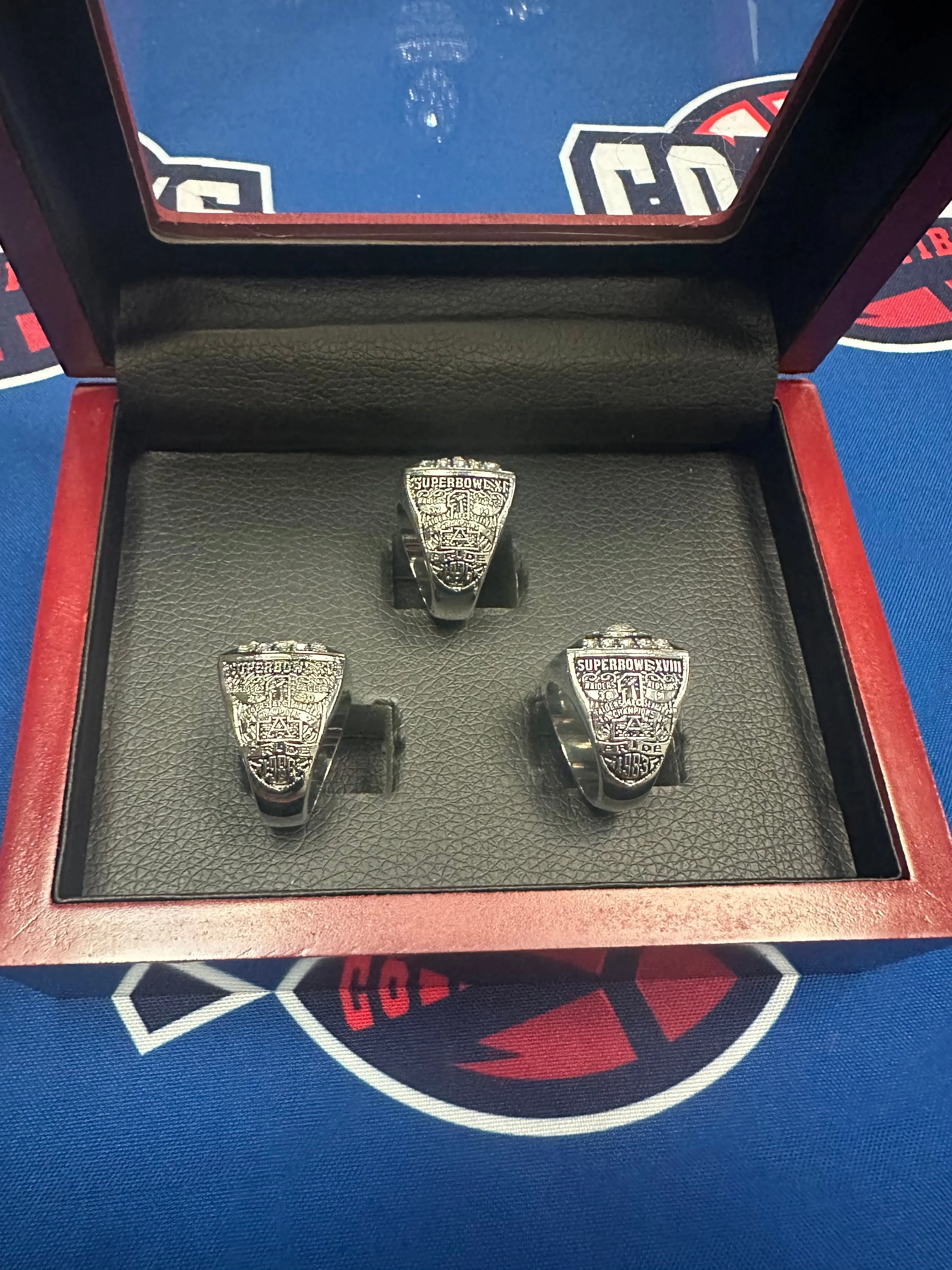 Oakland/LA Raiders 3pc Replica Super Bowl Championship Ring Set with Display Box