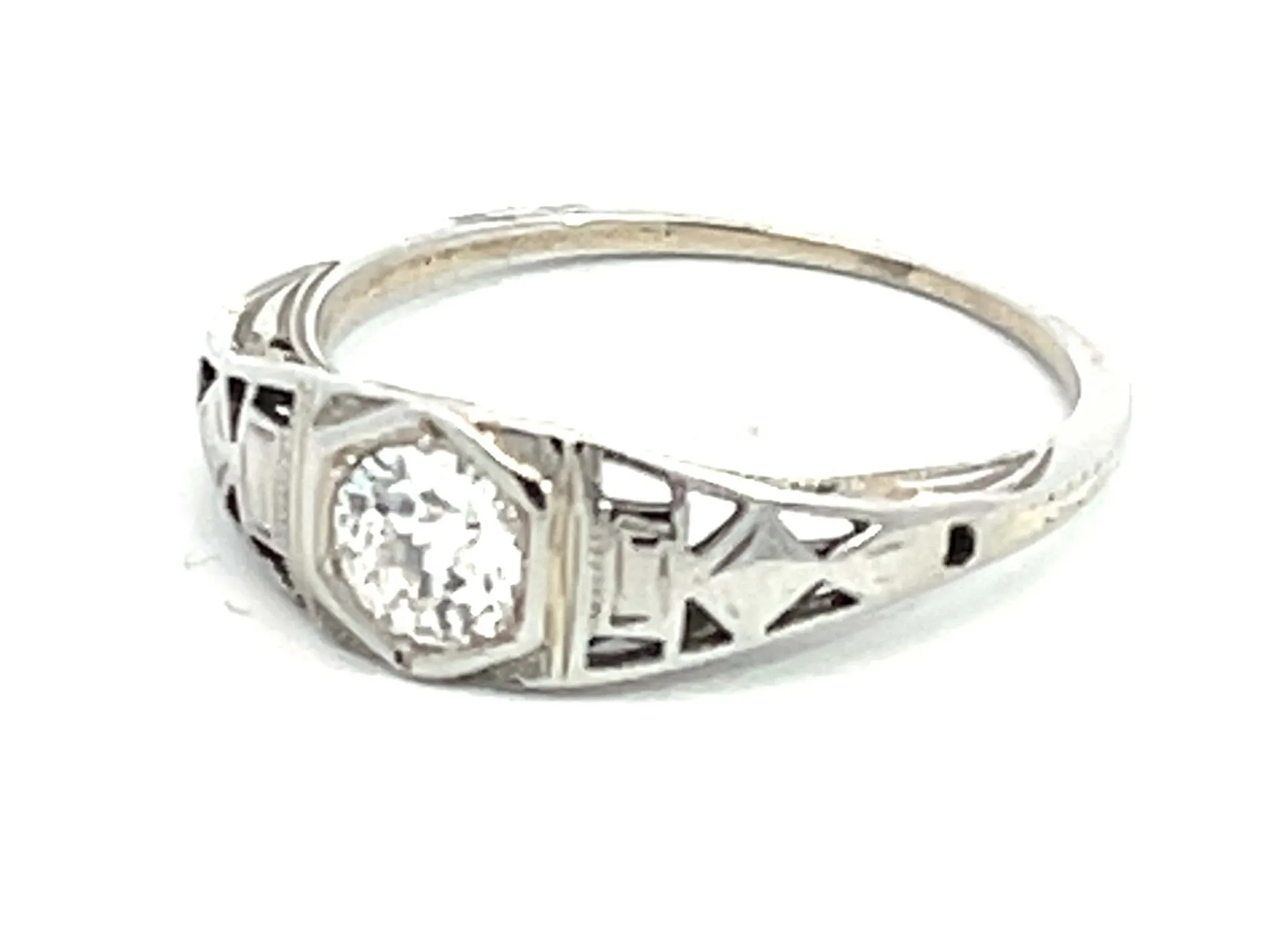 Old European Cut Diamond Art Deco Ring in 18k White Gold