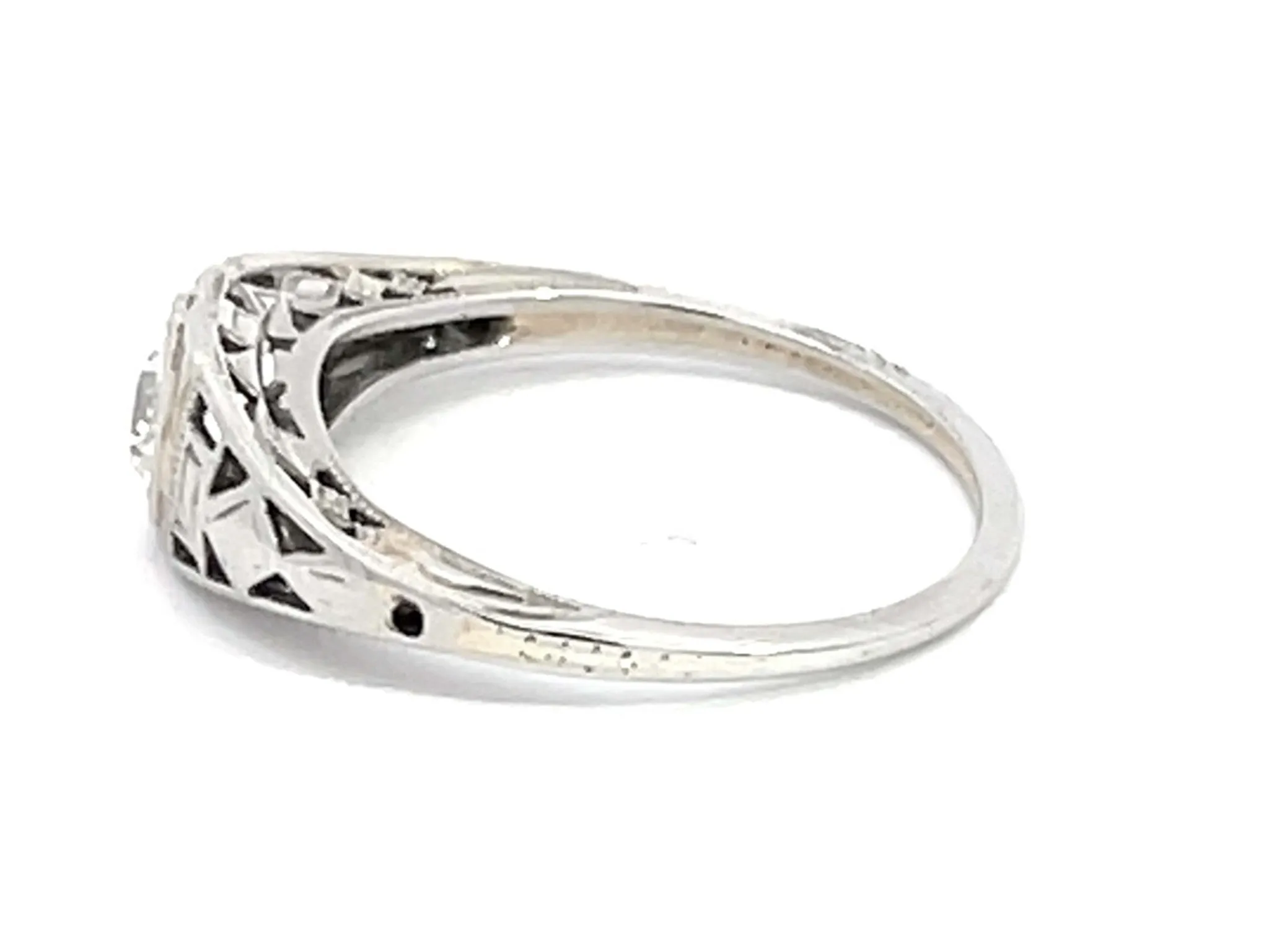 Old European Cut Diamond Art Deco Ring in 18k White Gold