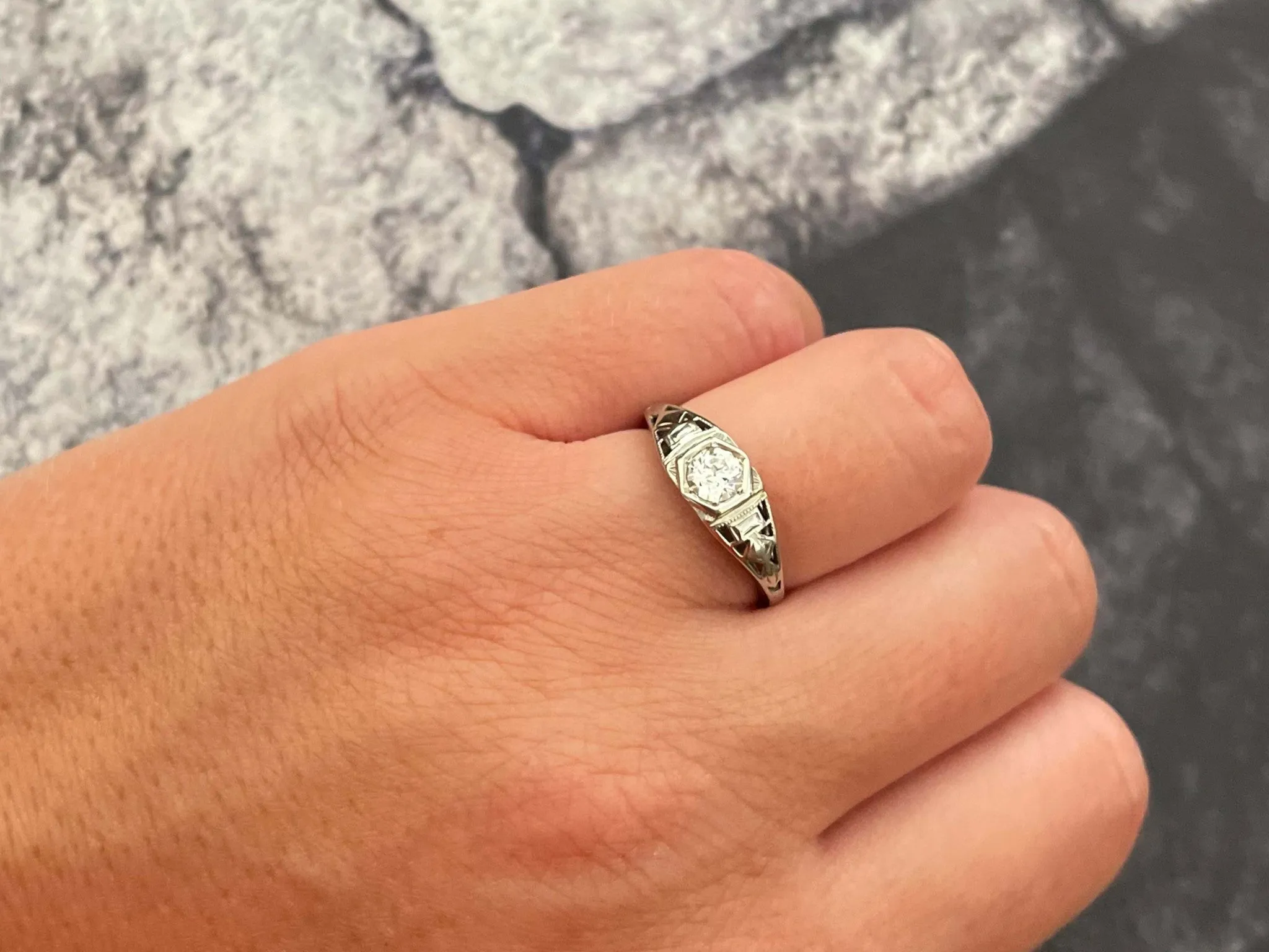 Old European Cut Diamond Art Deco Ring in 18k White Gold
