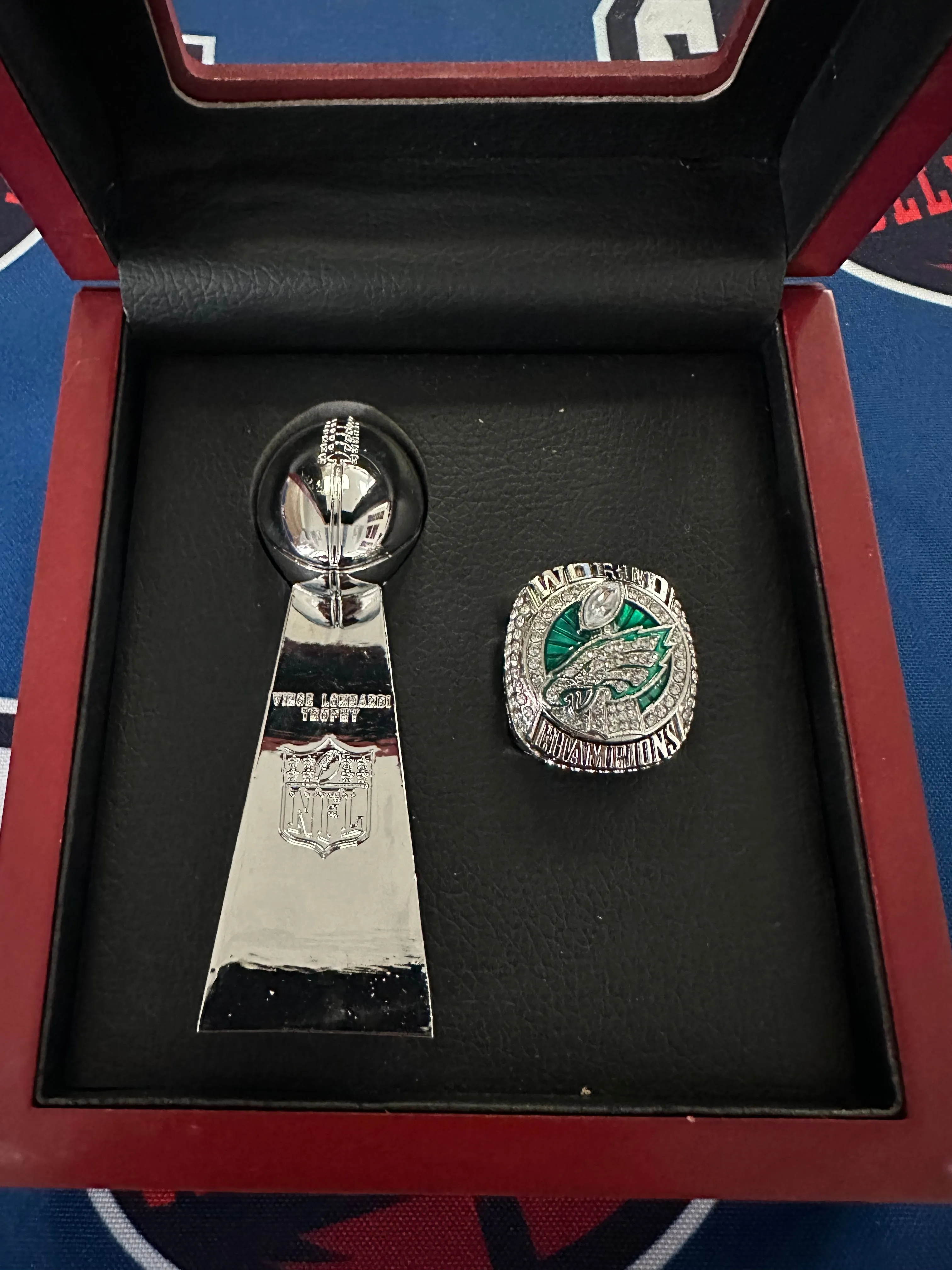 Philadelphia Eagles 2pc Replica Super Bowl Ring & Trophy with Display Box