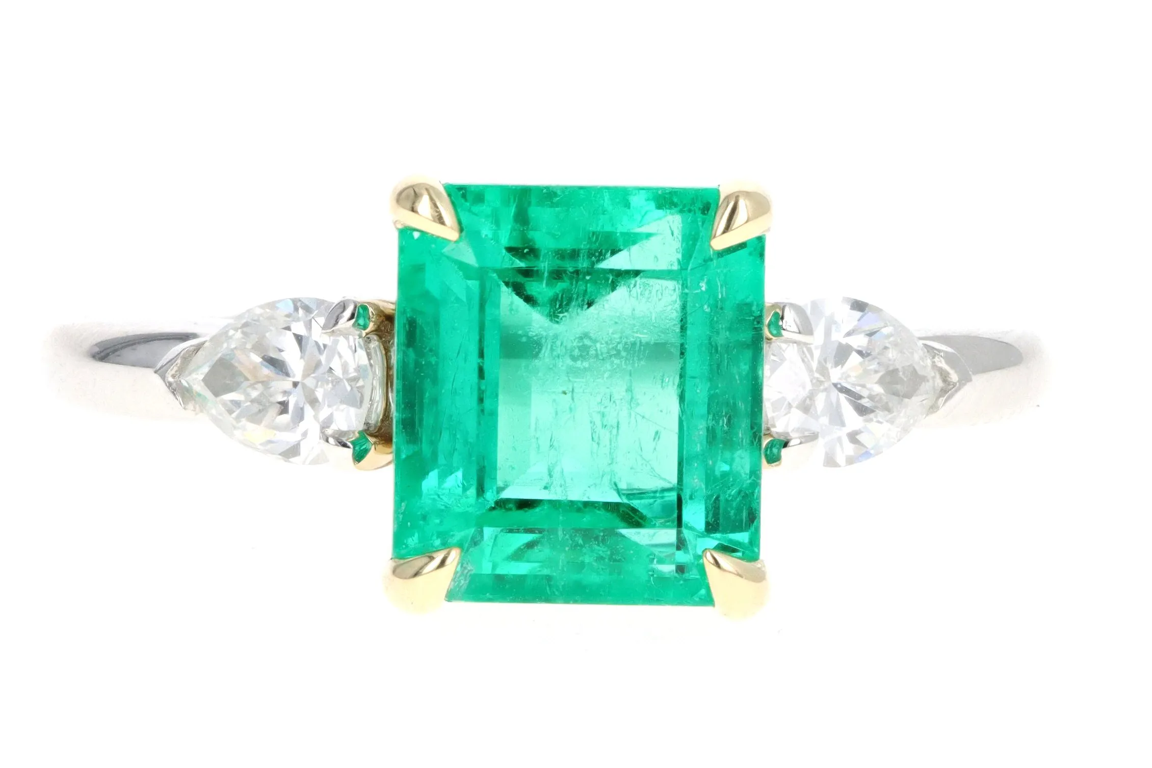 Platinum and 18K Yellow Gold 2.90 Carat Colombian Emerald and Diamond Ring AGL Certified