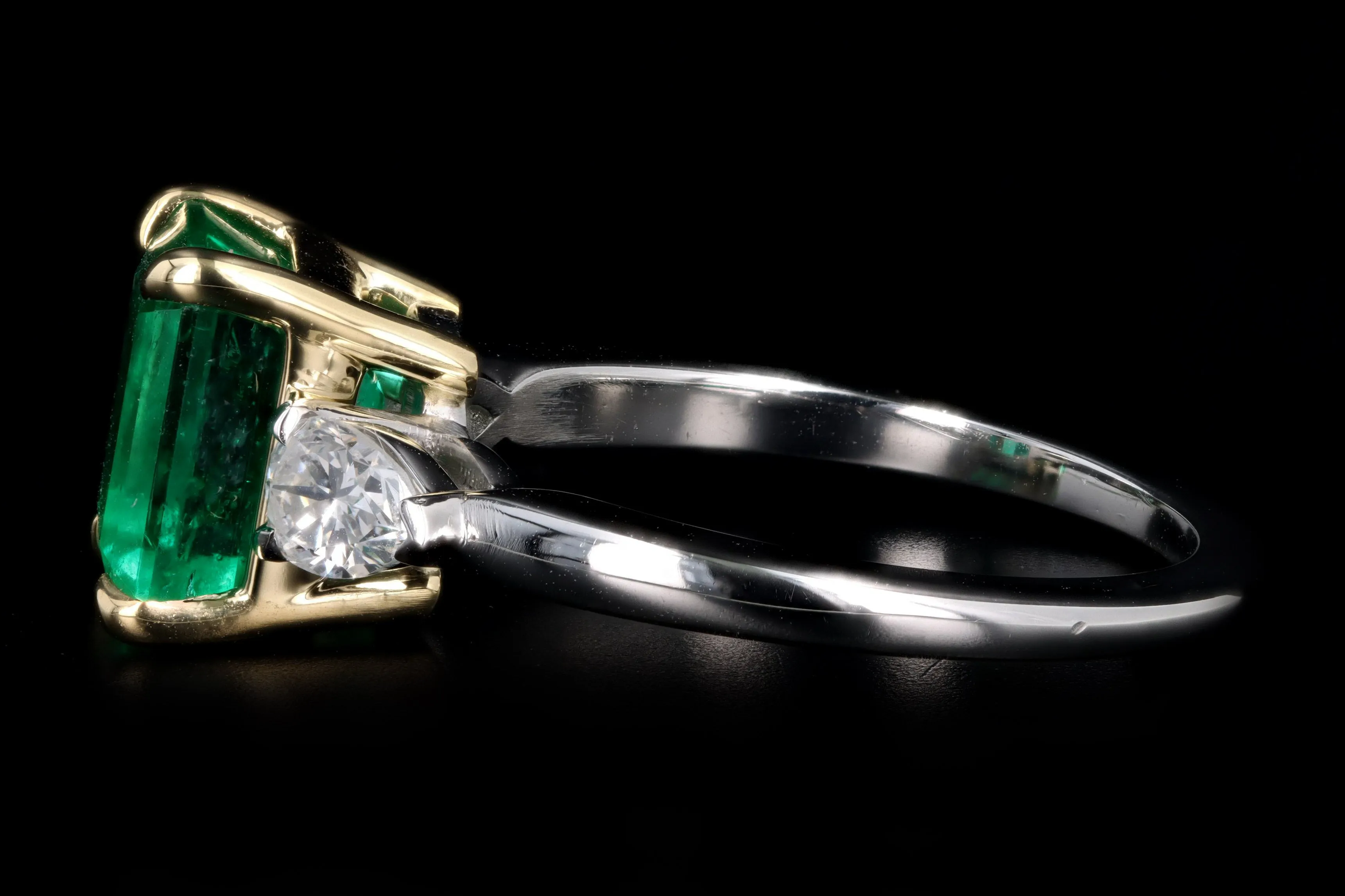 Platinum and 18K Yellow Gold 2.90 Carat Colombian Emerald and Diamond Ring AGL Certified