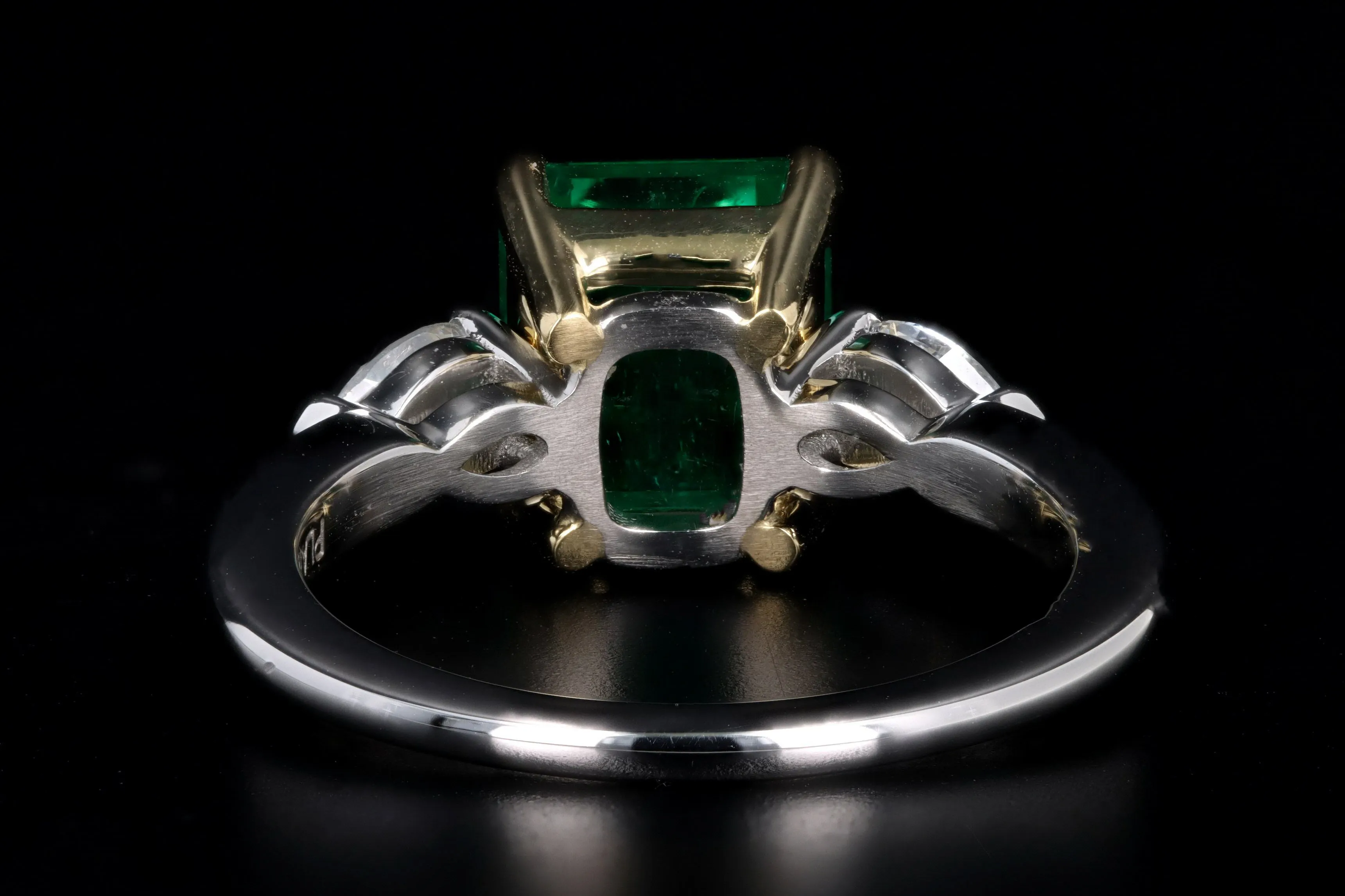 Platinum and 18K Yellow Gold 2.90 Carat Colombian Emerald and Diamond Ring AGL Certified