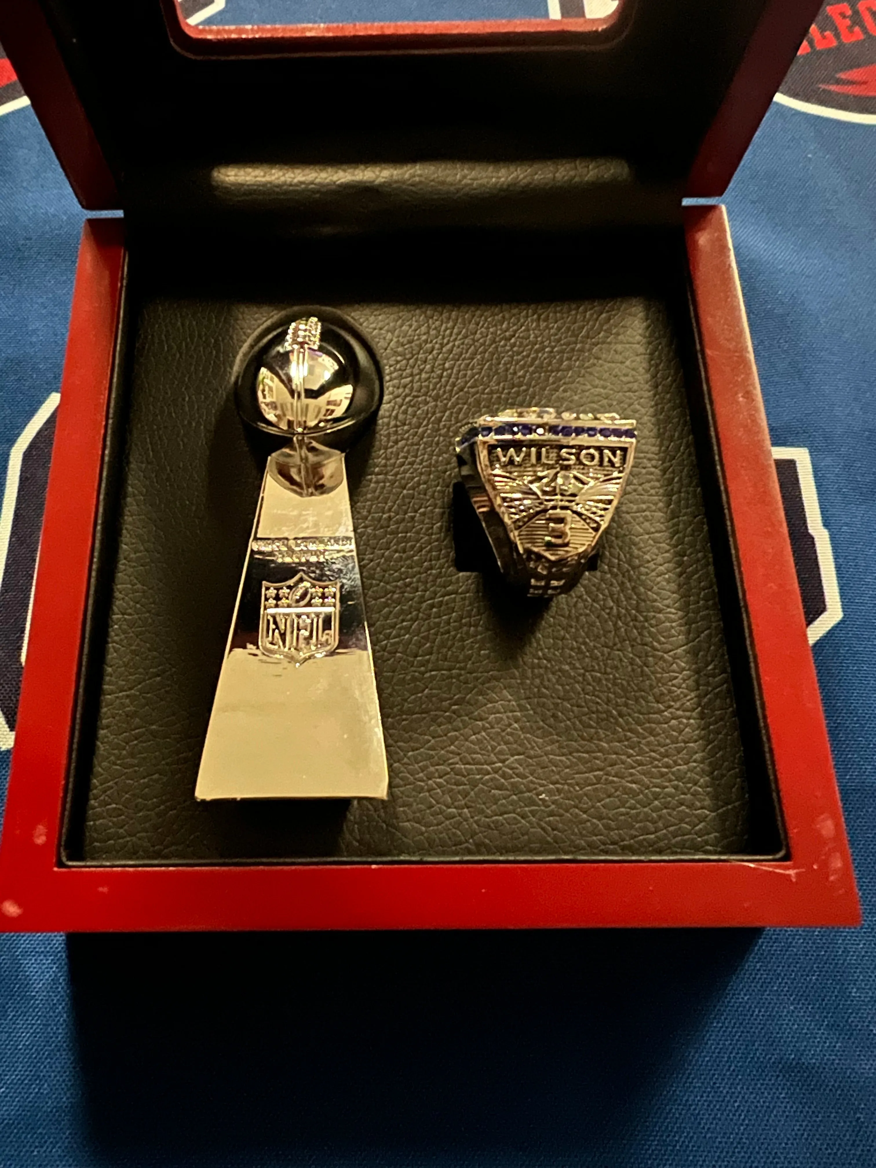 Seattle Seahawks 2pc Replica Super Bowl Ring & Trophy with Display Box