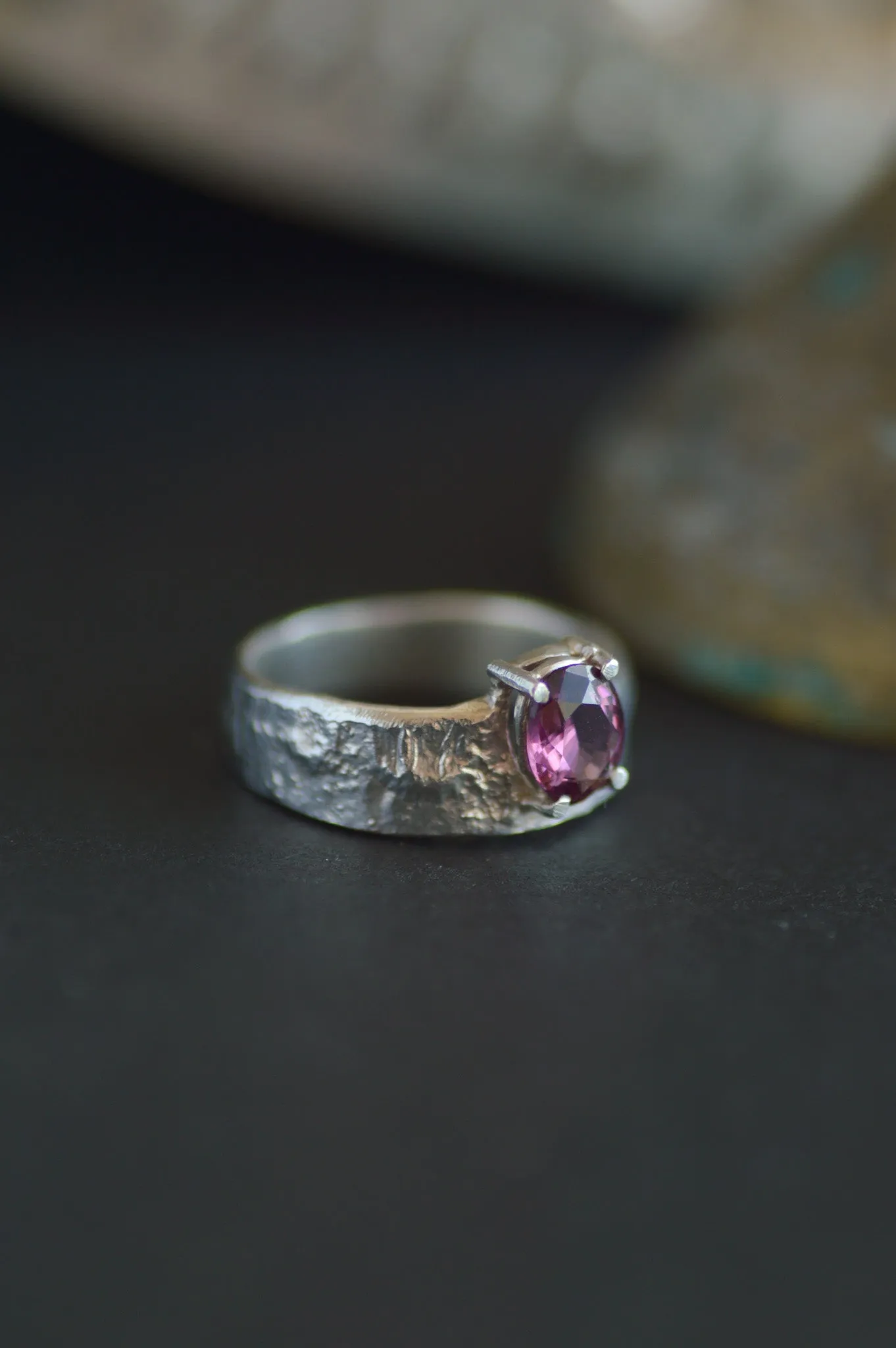 Solo Garnet Silver Ring 601-4