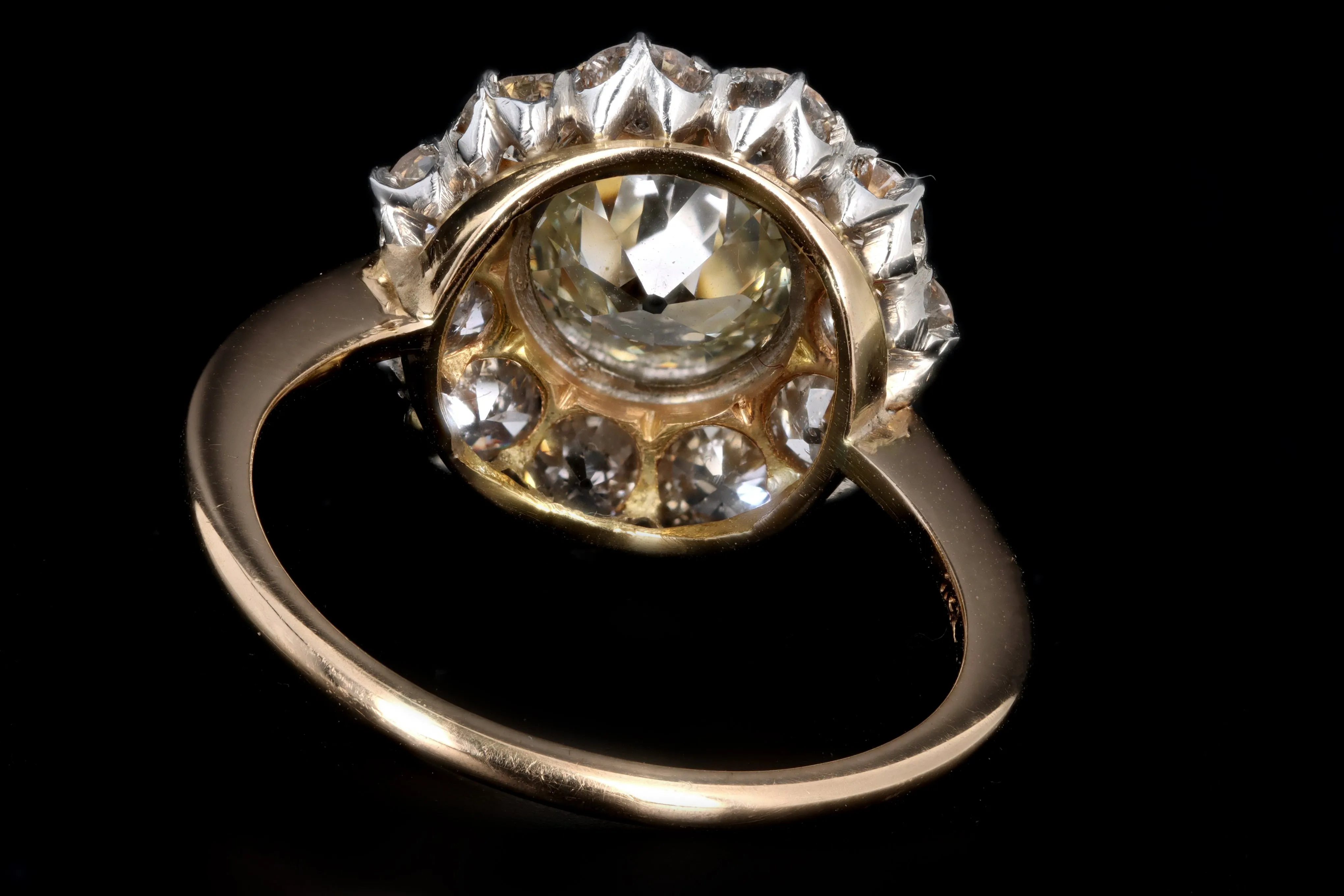 Victorian 18K Yellow Gold 1.42 Carat Old European Diamond Cluster Engagement Ring